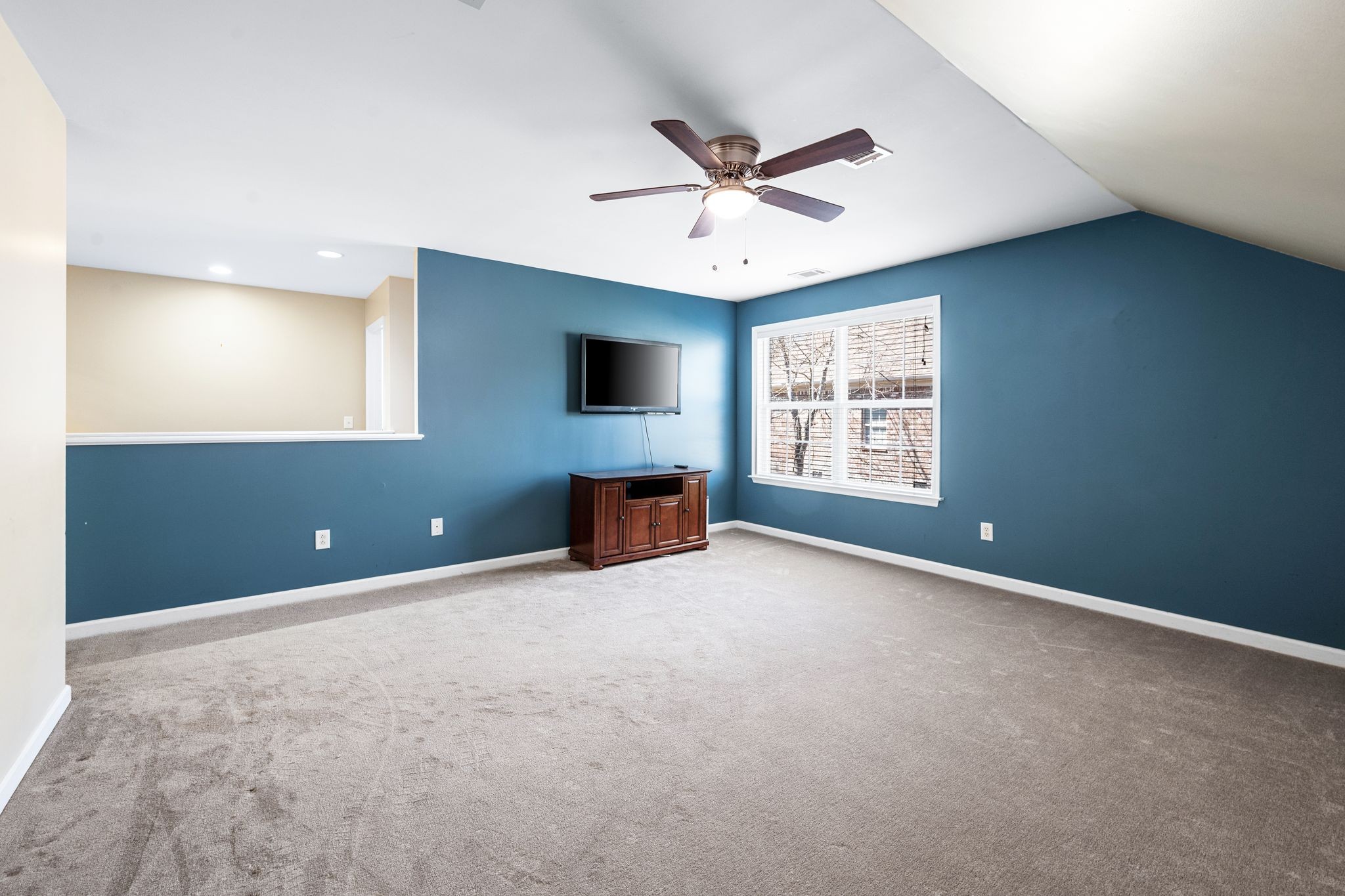 1069 Walnut Bend Lane