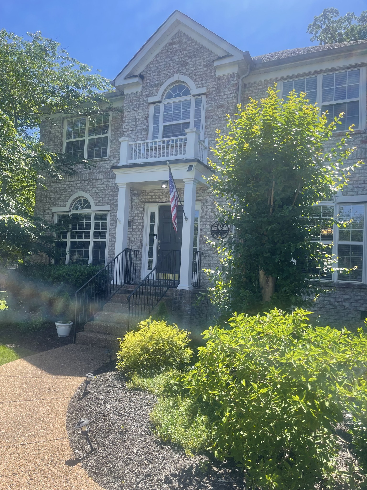 1069 Walnut Bend Lane