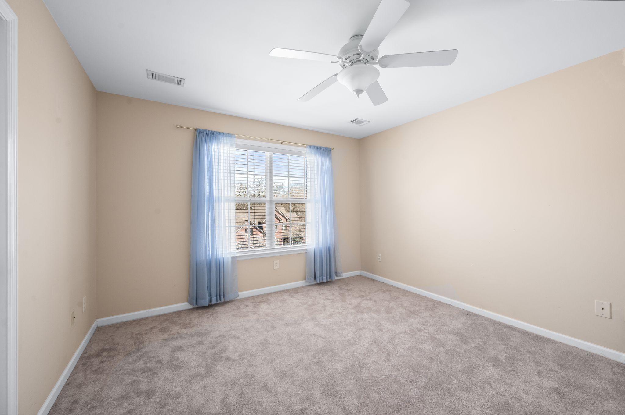 1069 Walnut Bend Lane