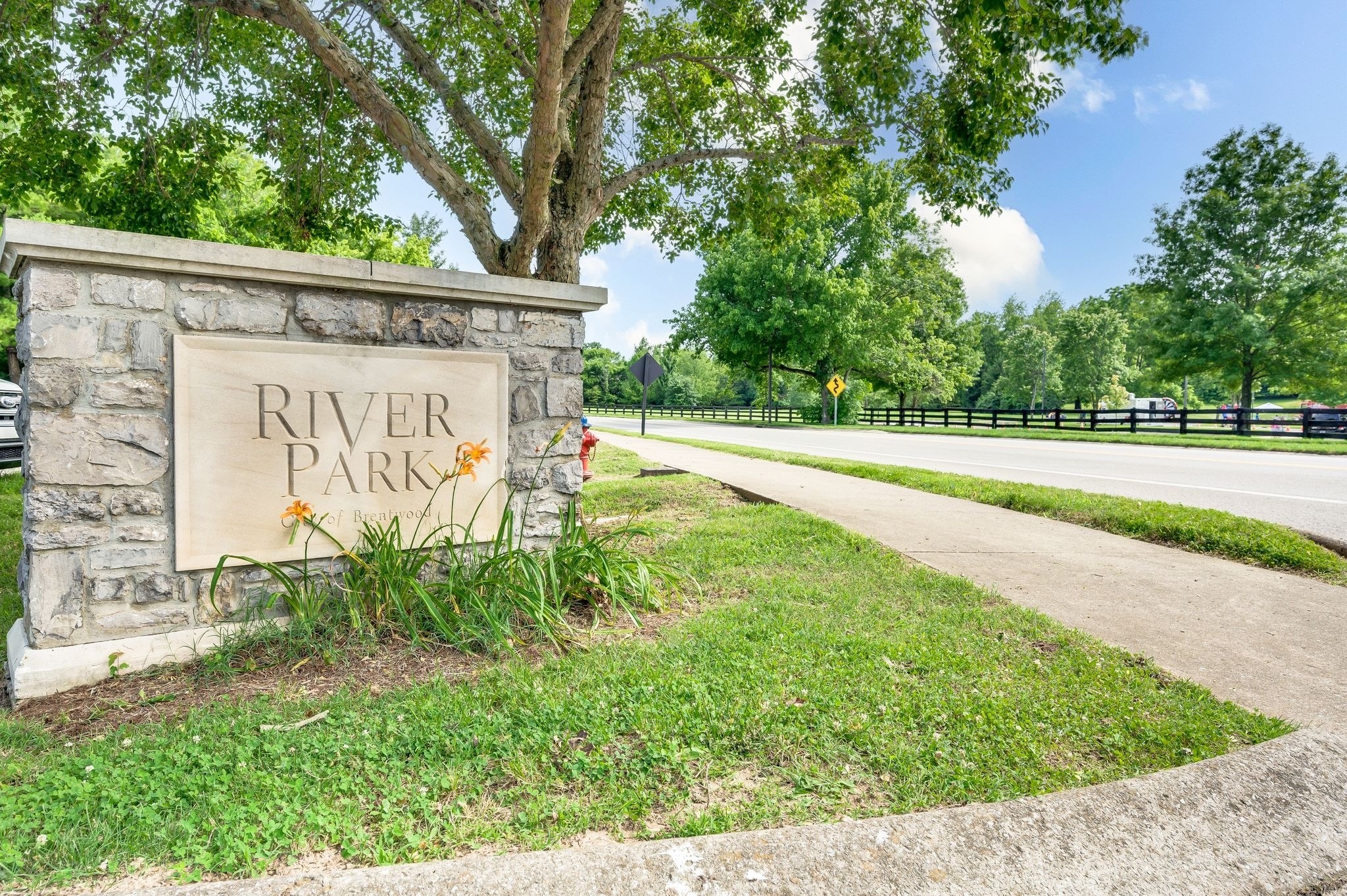 1069 Walnut Bend Lane