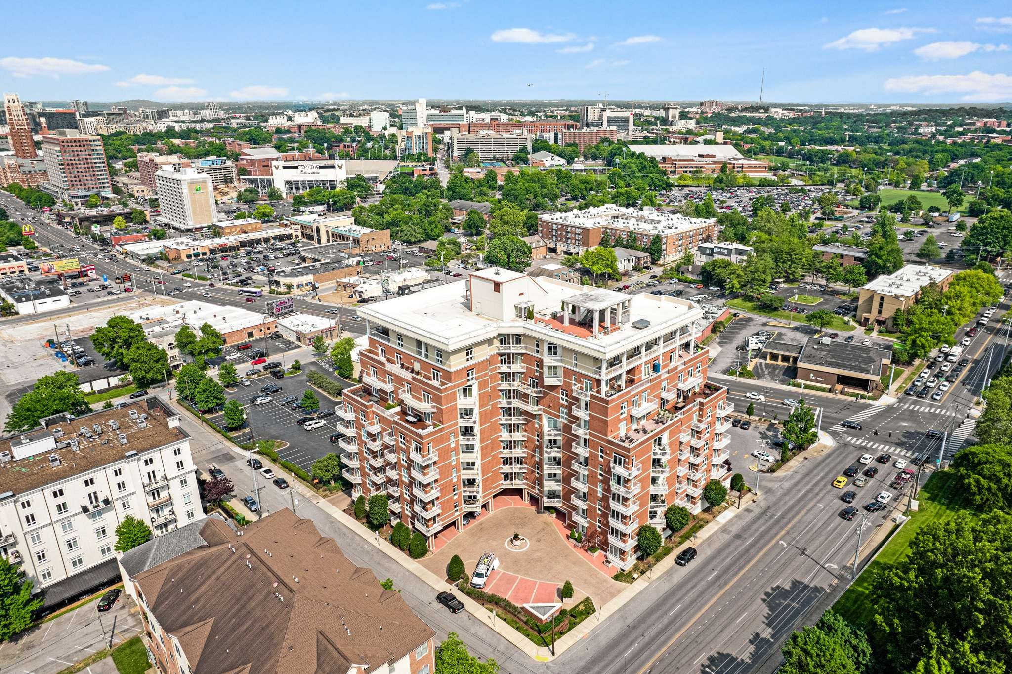110 31st Ave, N Unit: 1004