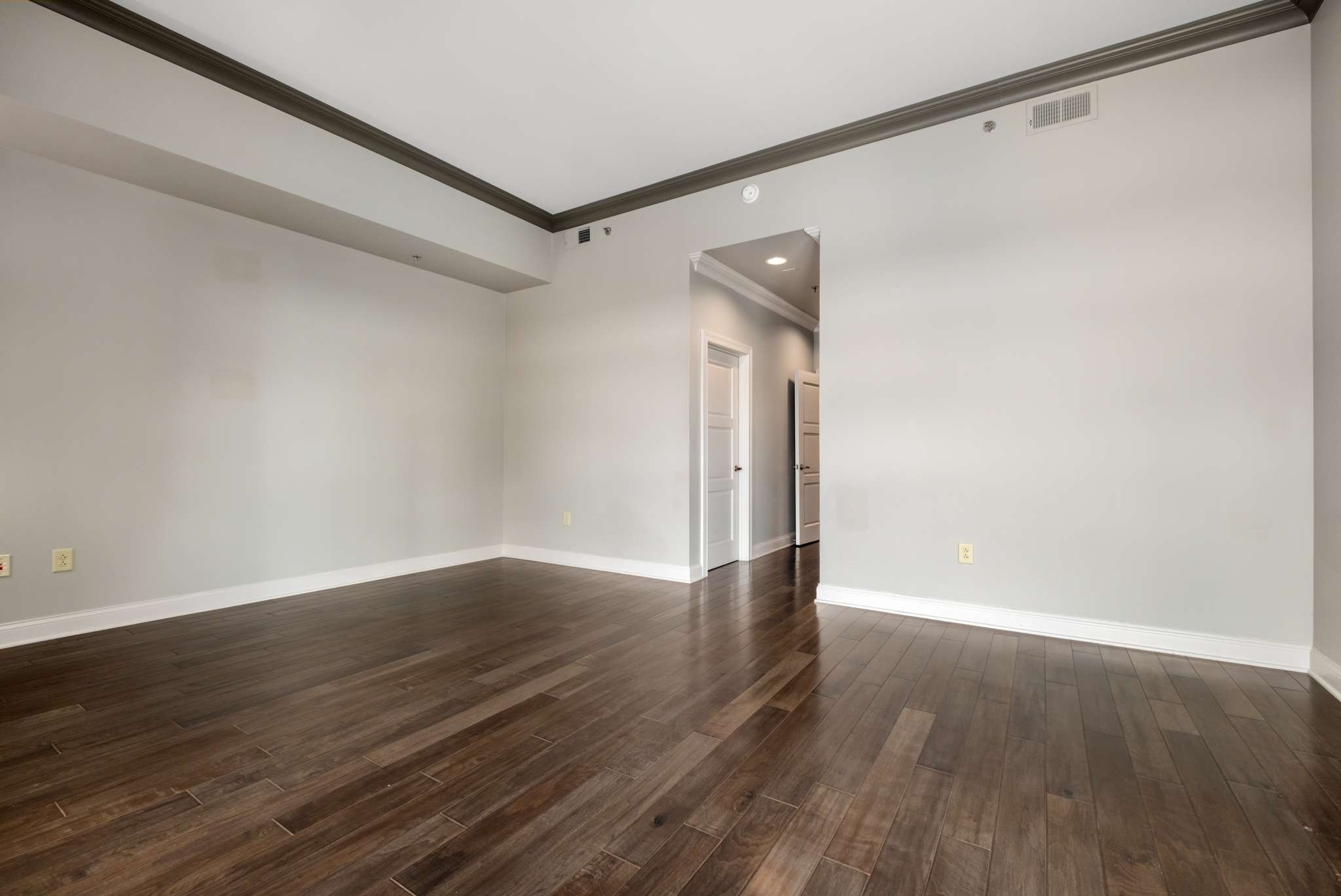 110 31st Ave, N Unit: 1004