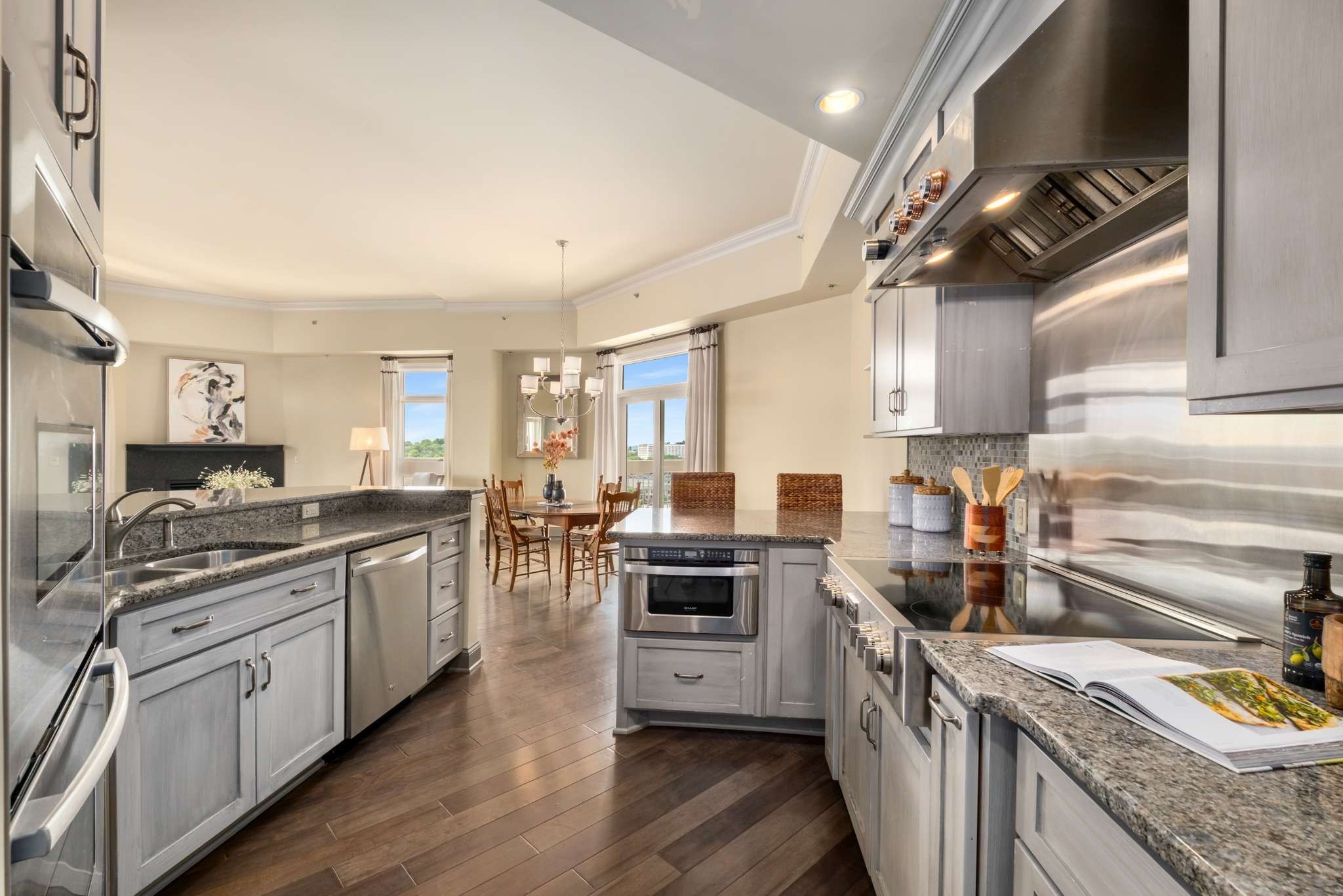 110 31st Ave, N Unit: 1004