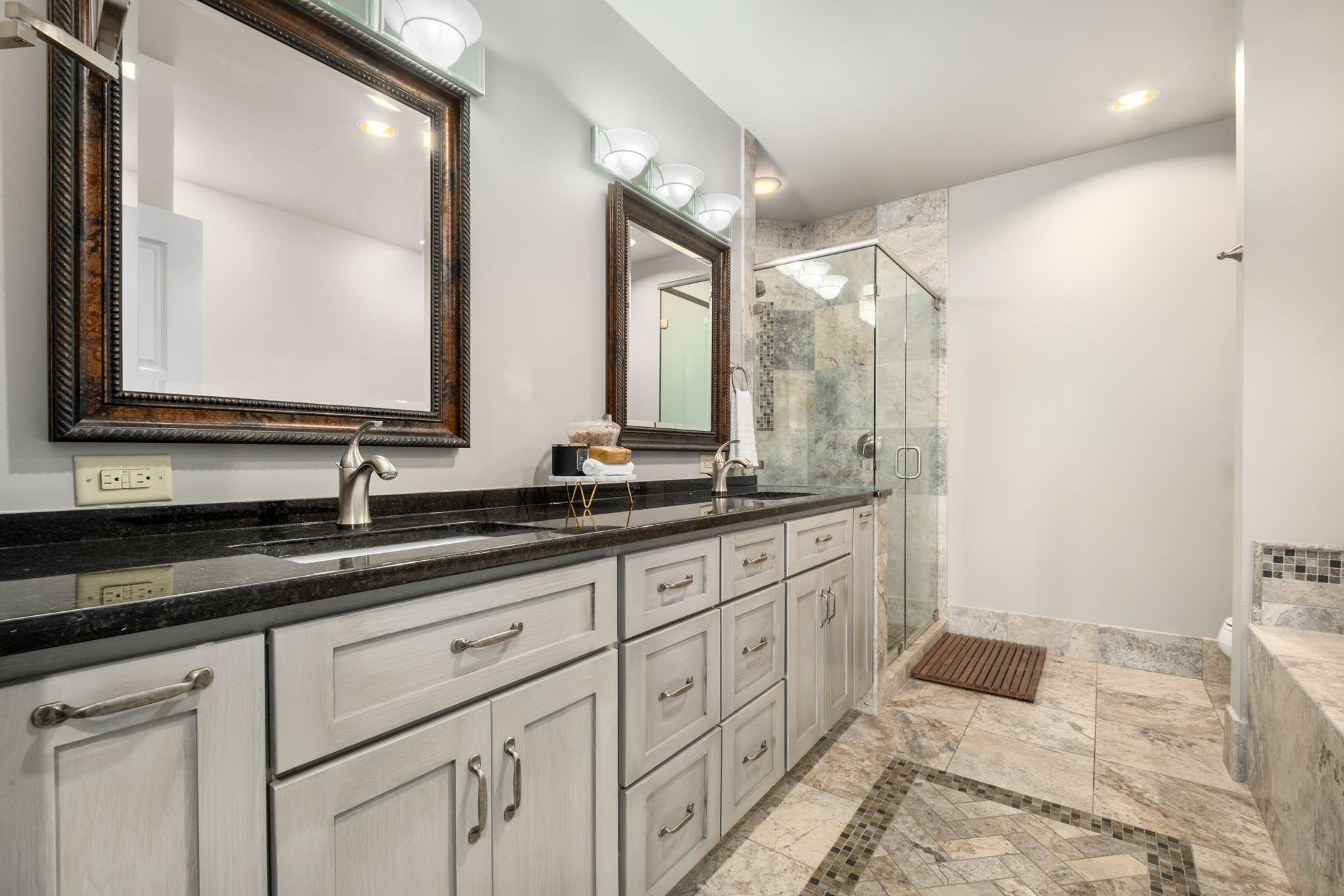 110 31st Ave, N Unit: 1004
