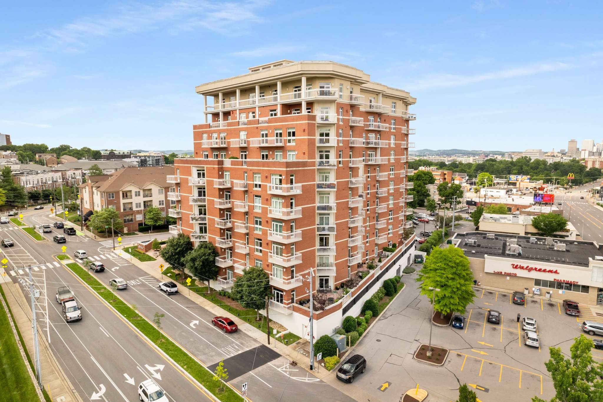 110 31st Ave, N Unit: 1004