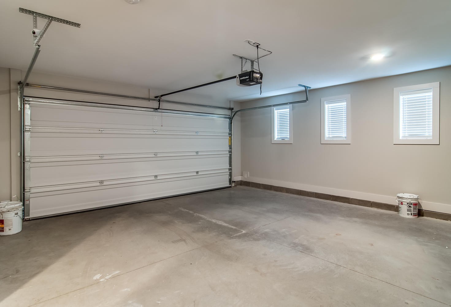2021 Beech Avenue Unit: 5