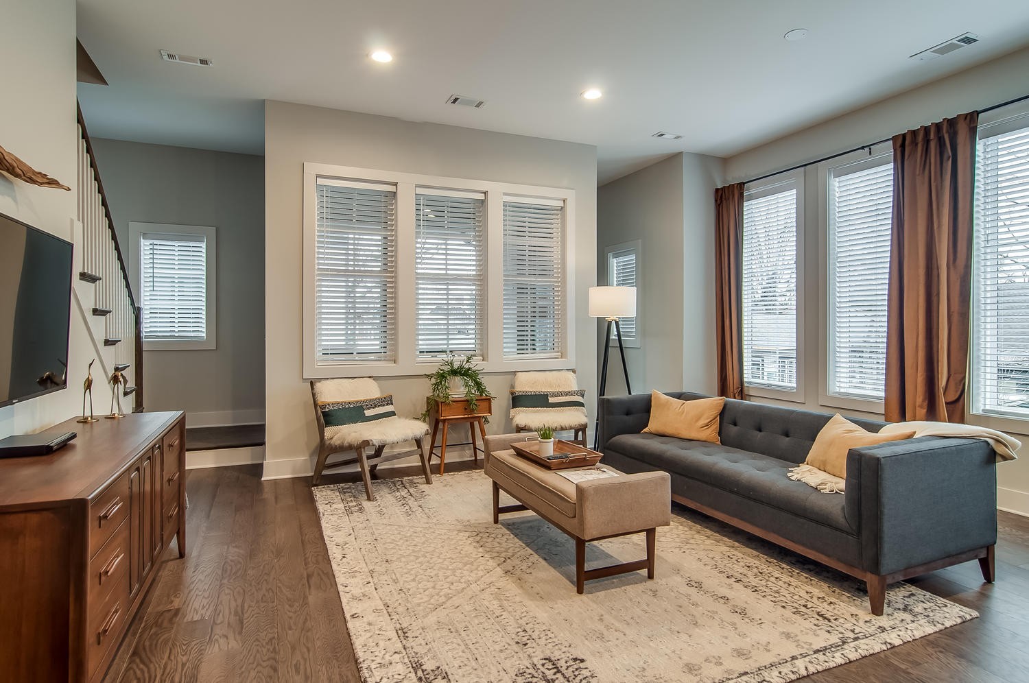 2021 Beech Avenue Unit: 5
