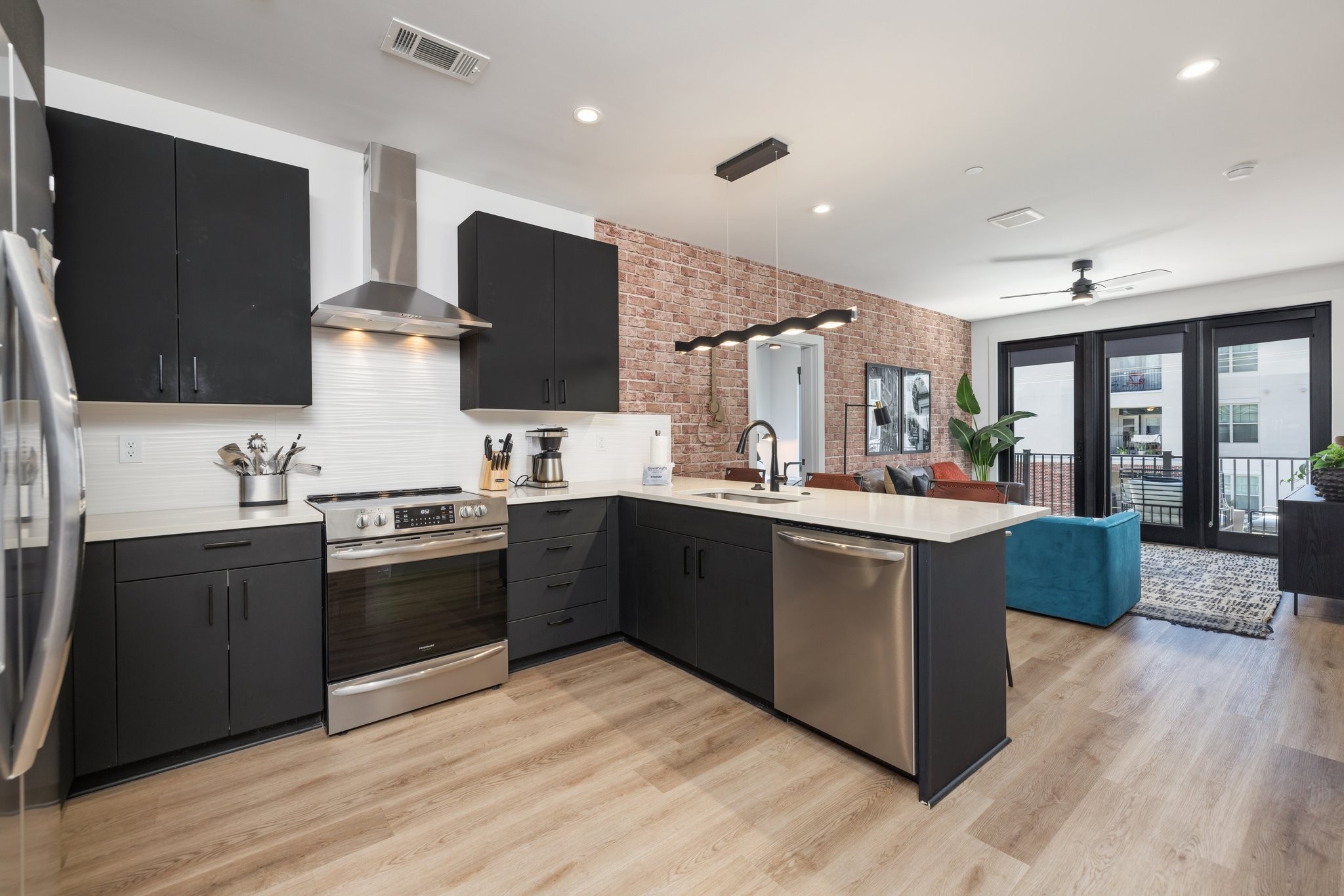 303 31st Ave, N Unit: 305
