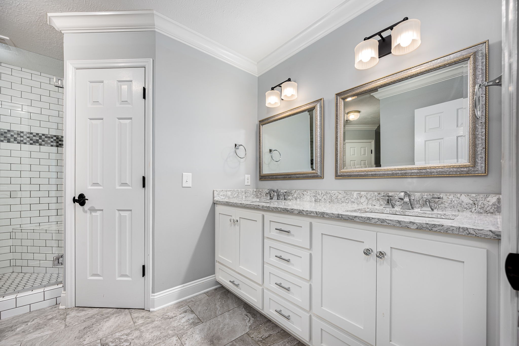 1423 Ascot Close