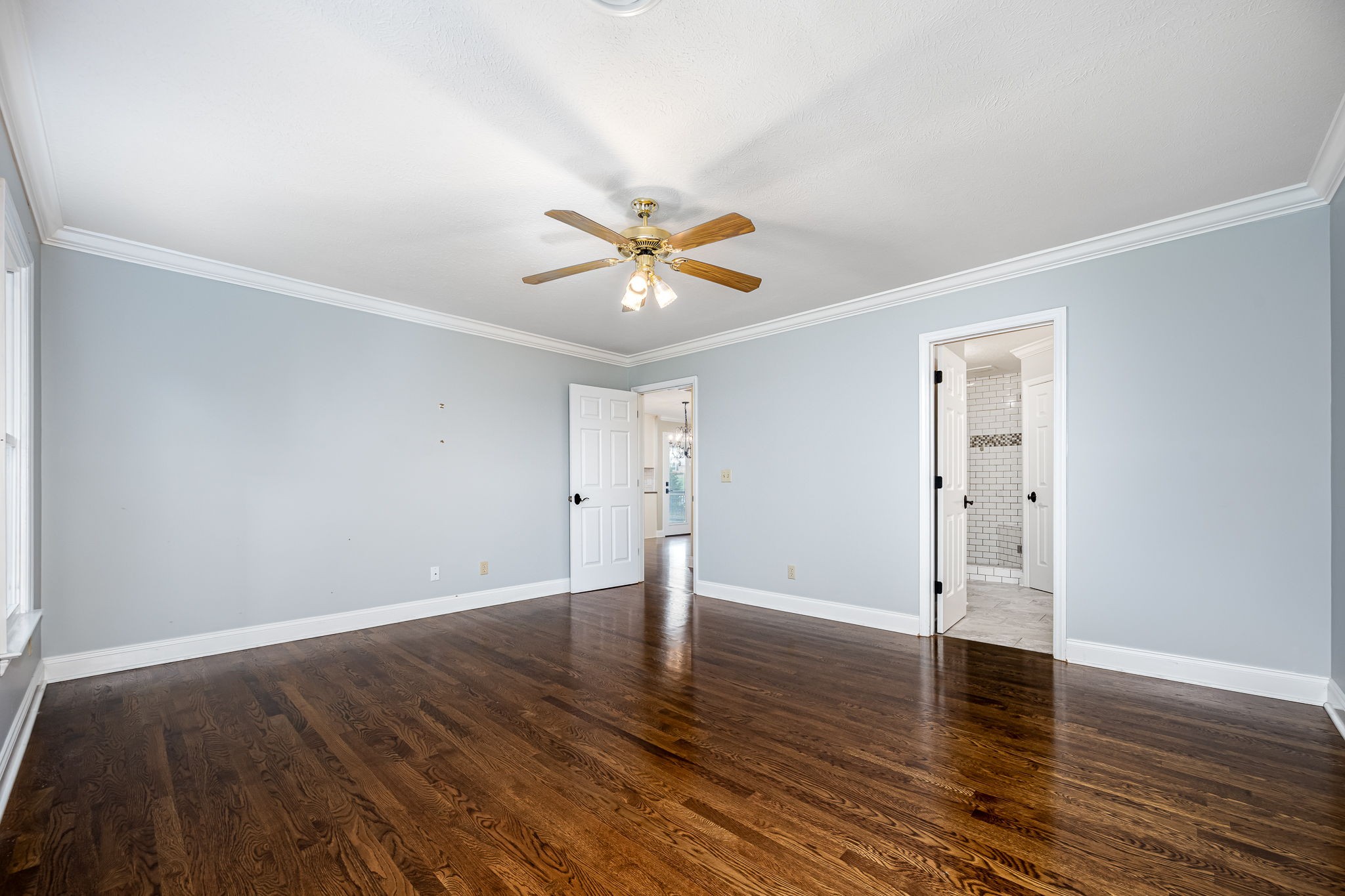 1423 Ascot Close