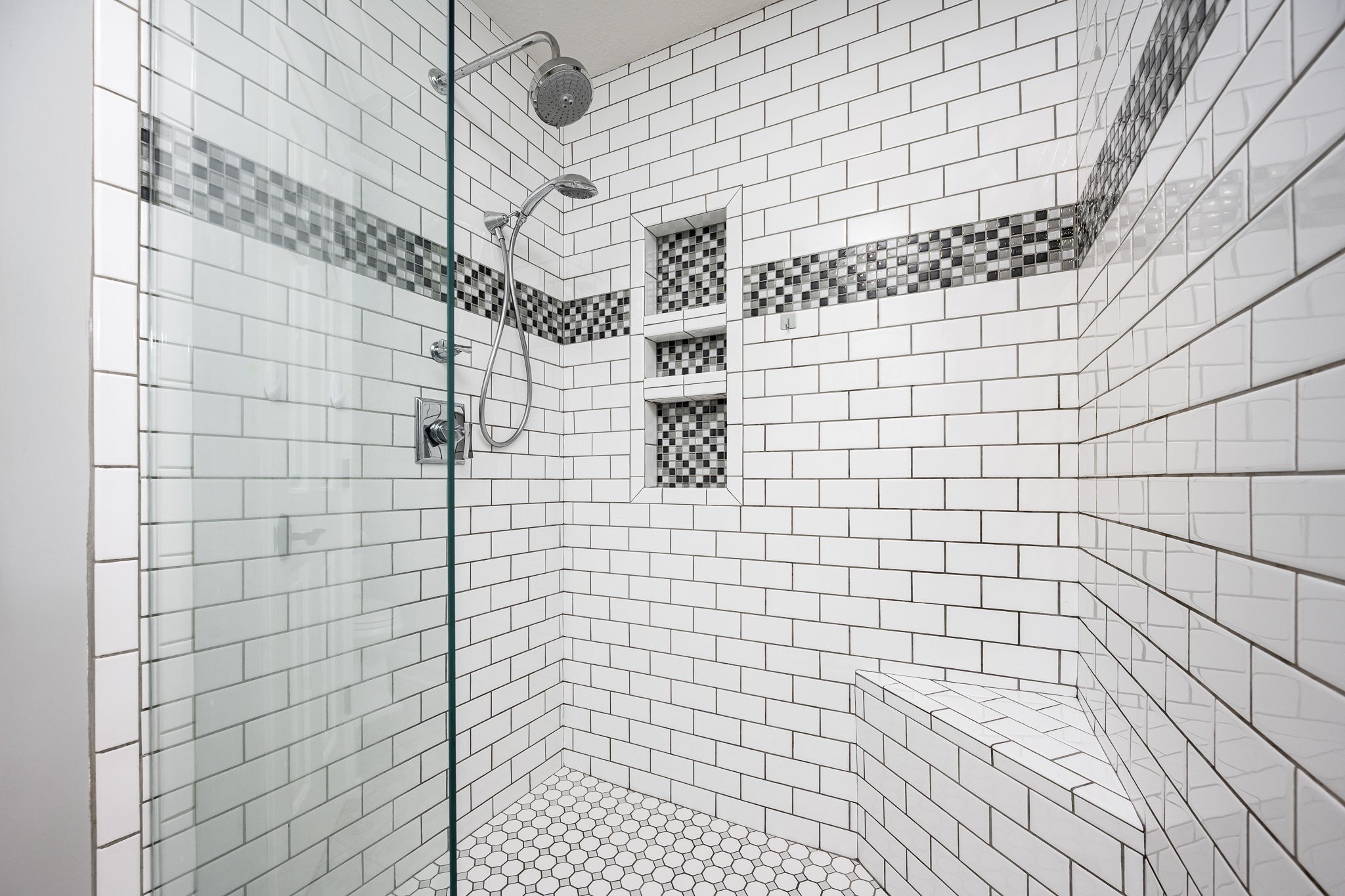 1423 Ascot Close