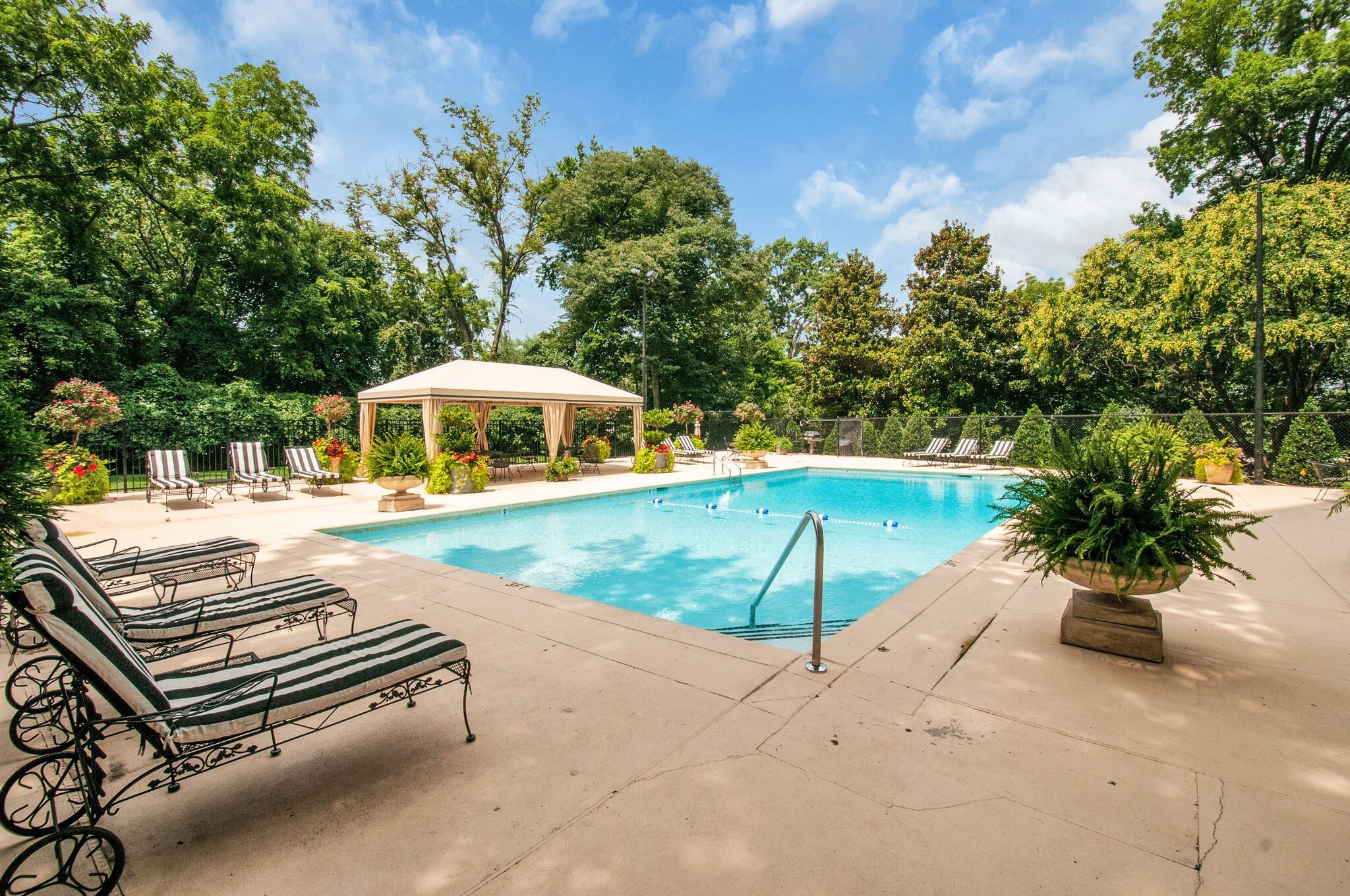 4215 Harding Pike Unit: 610