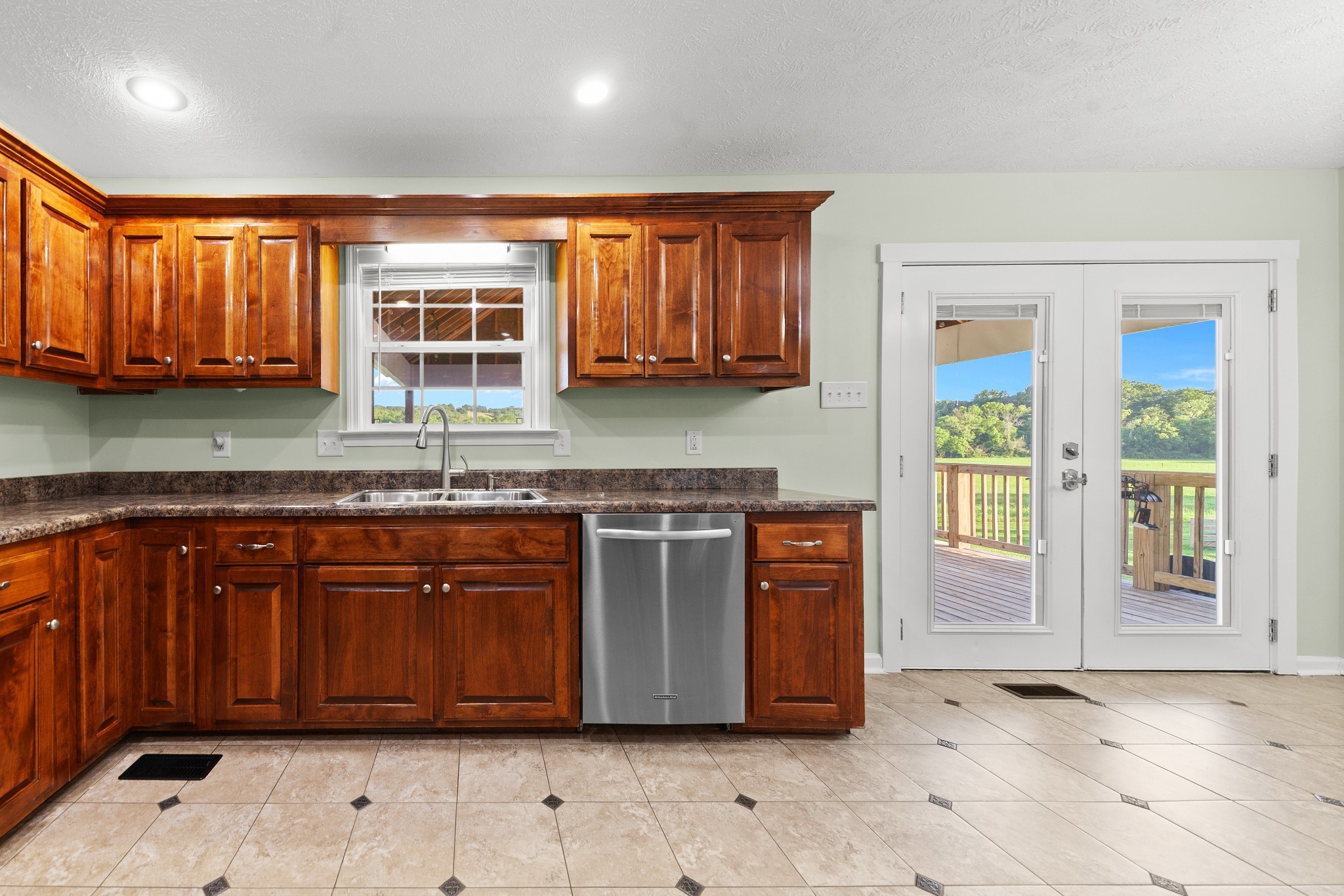 2580 Cornersville Rd