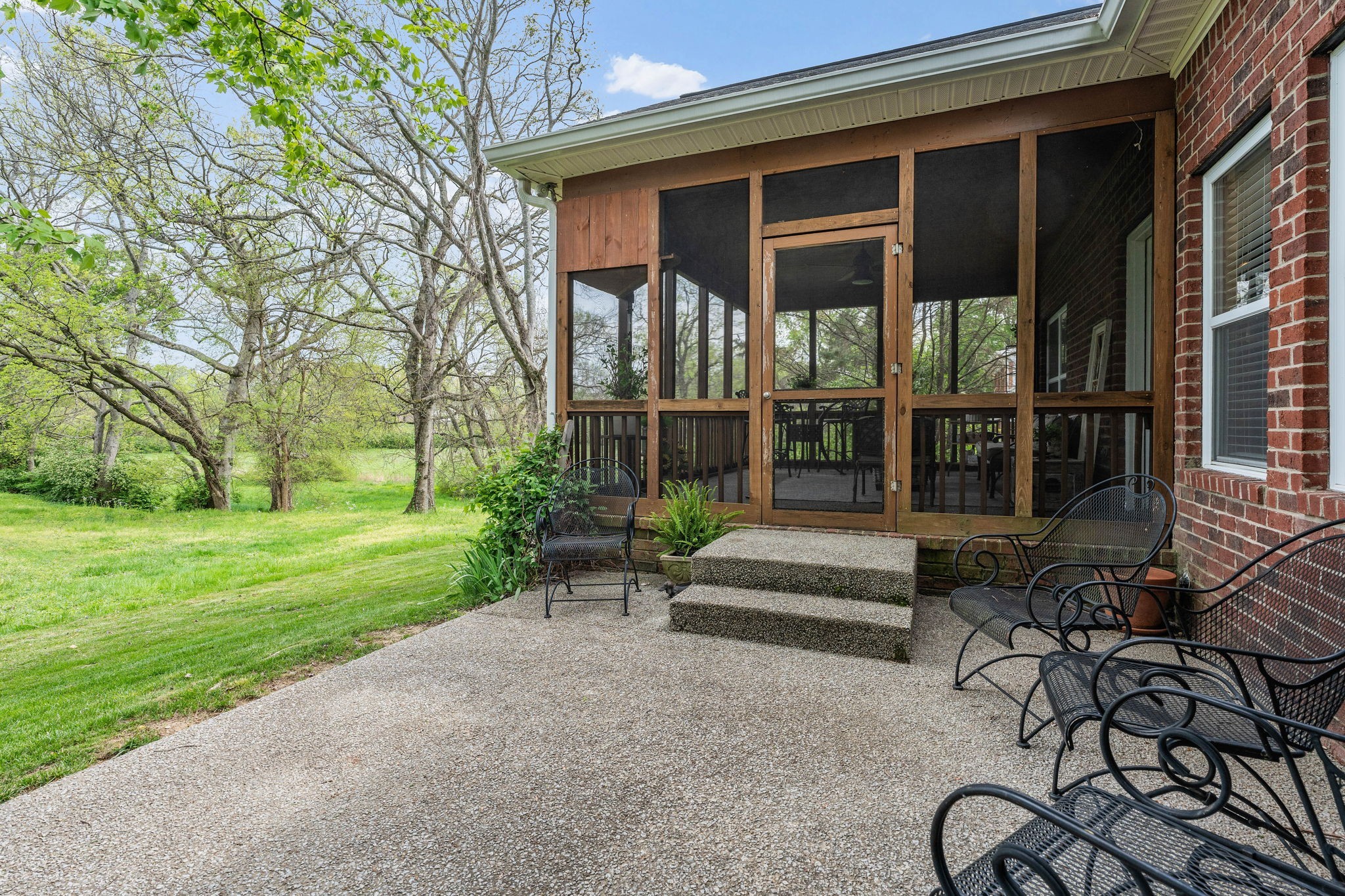 207 Schoolpath Ln
