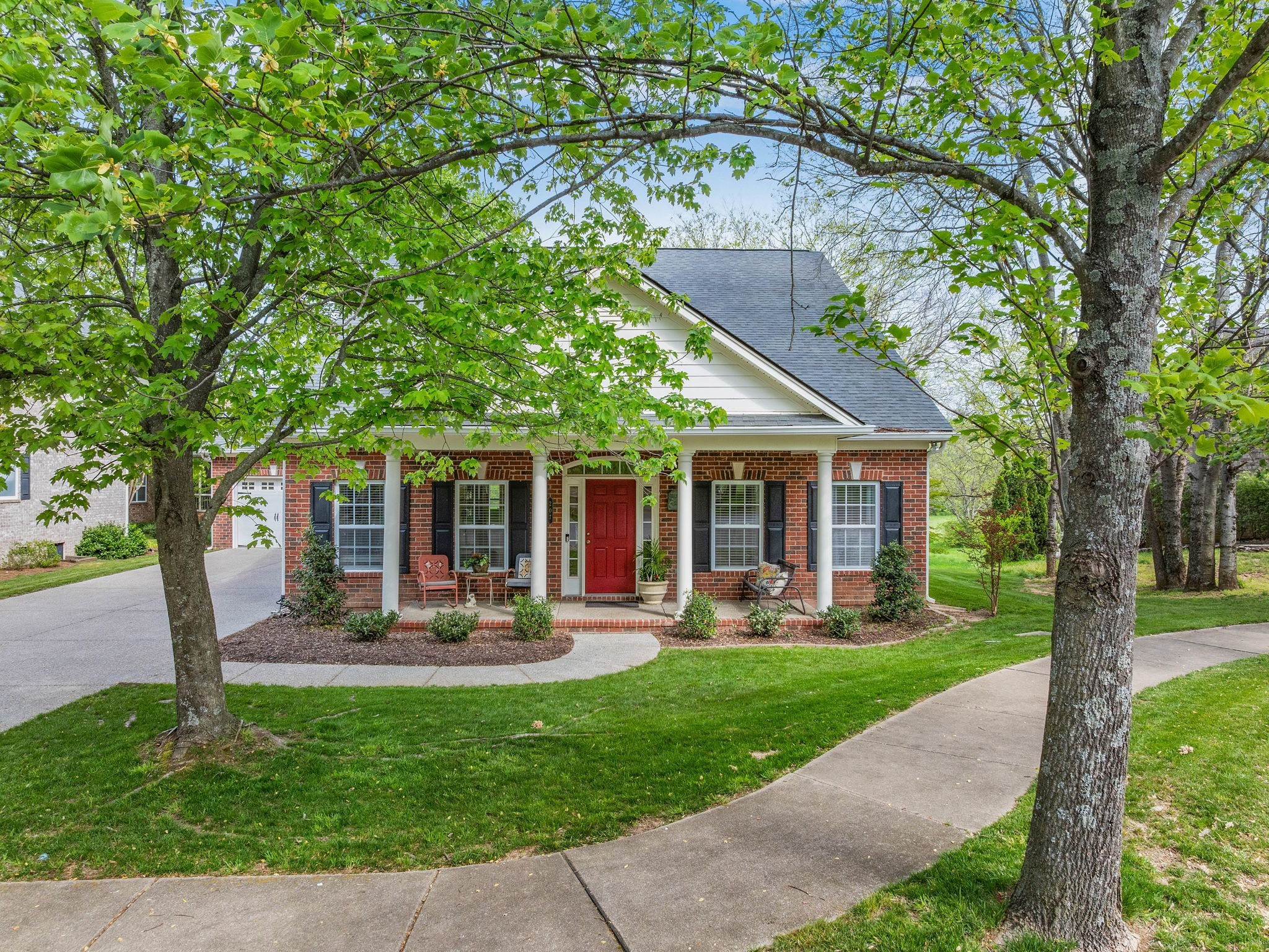 207 Schoolpath Ln