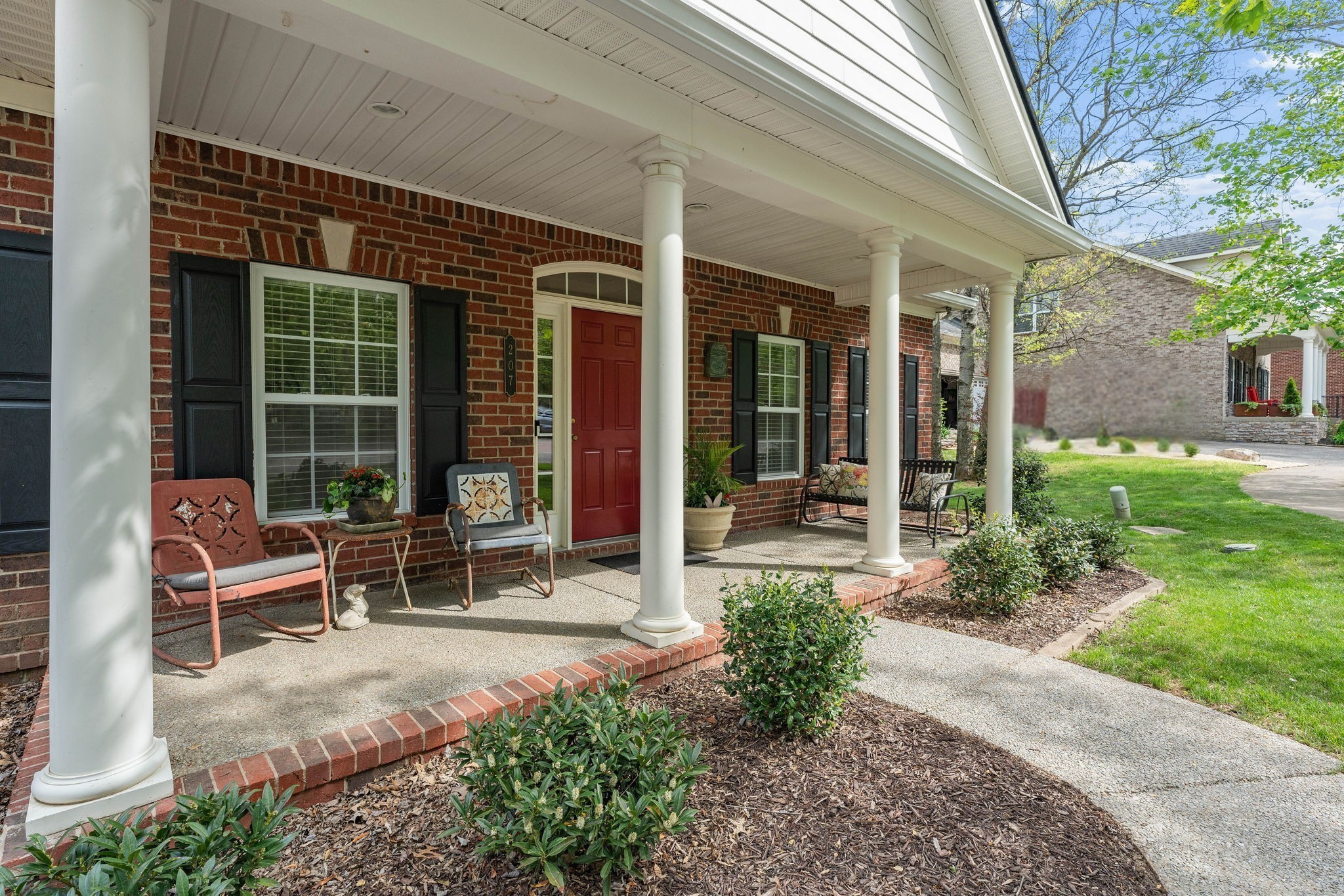 207 Schoolpath Ln