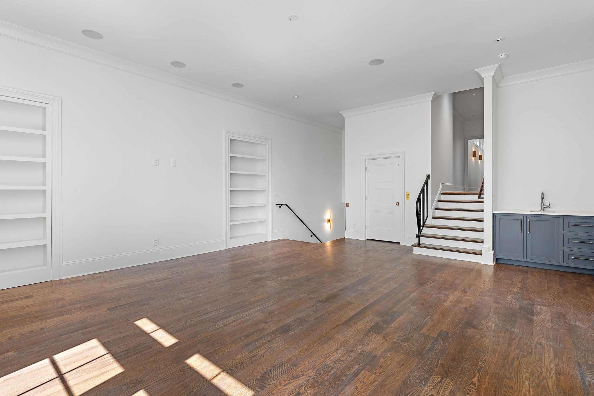 705 Darden Pl