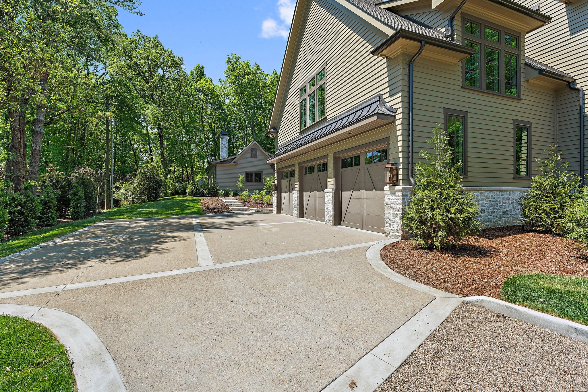 705 Darden Pl