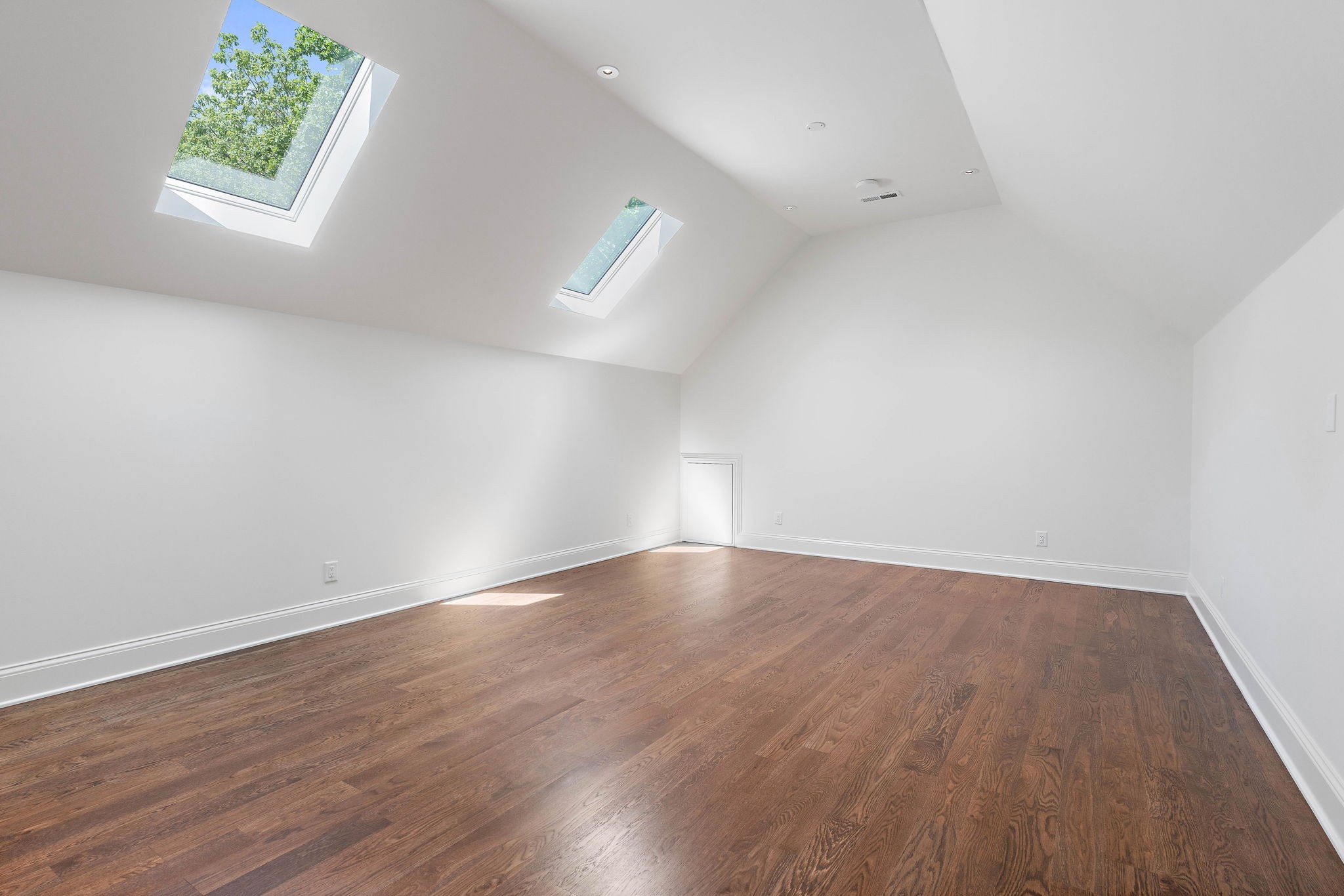 705 Darden Pl