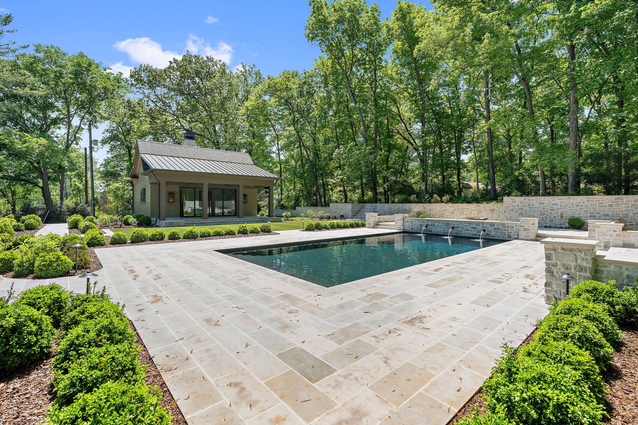705 Darden Pl