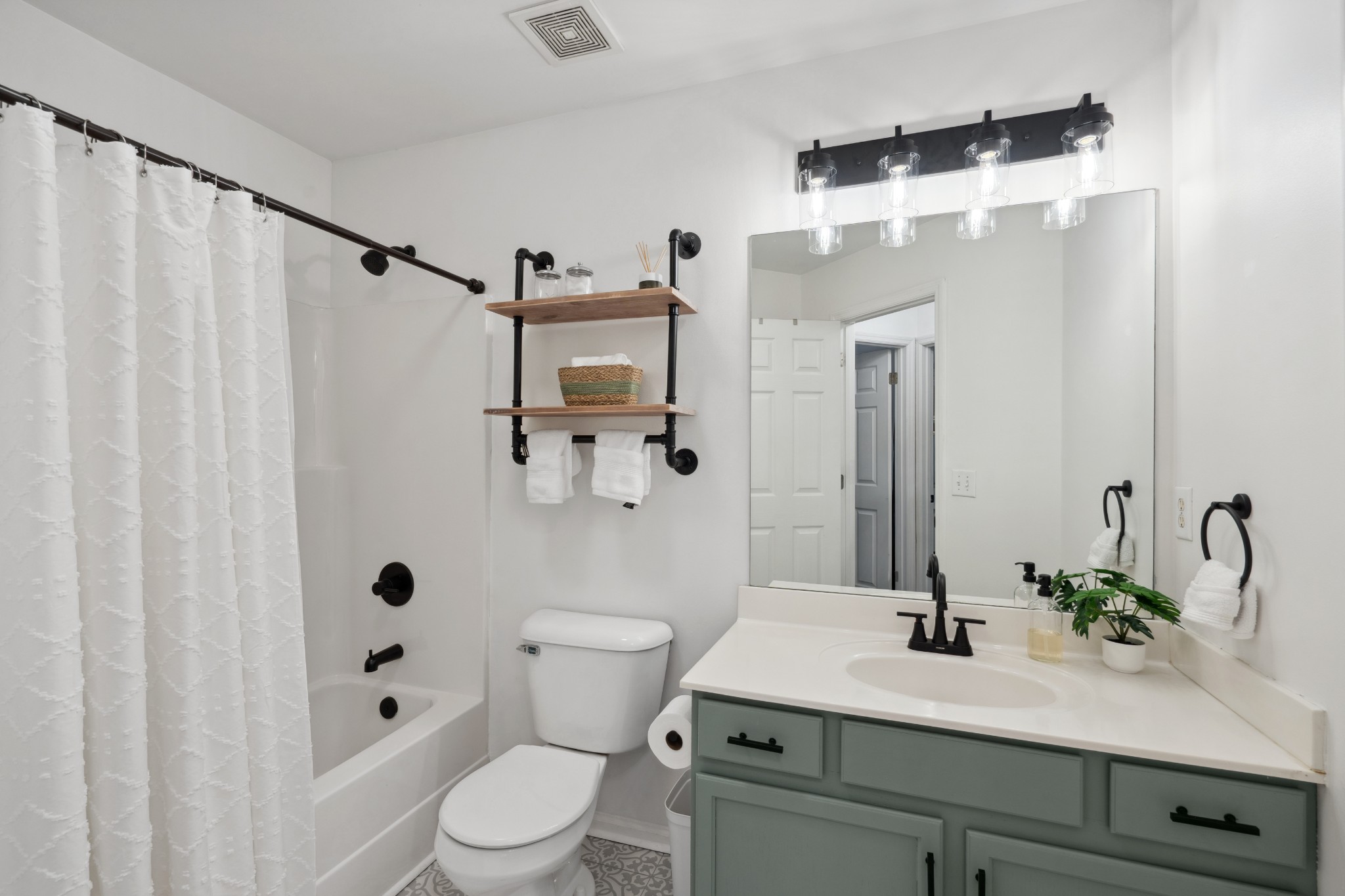 488 Huntington Ridge Dr