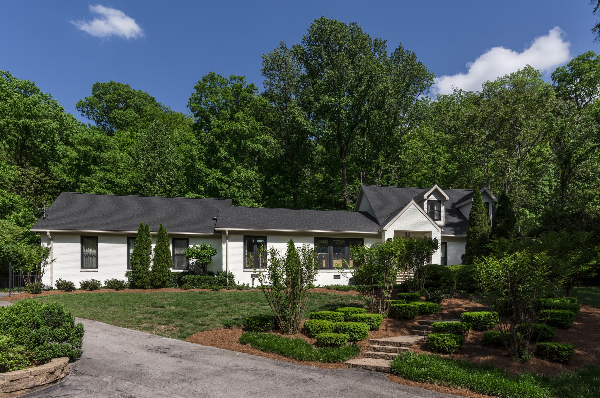 2300 Chickering Ln