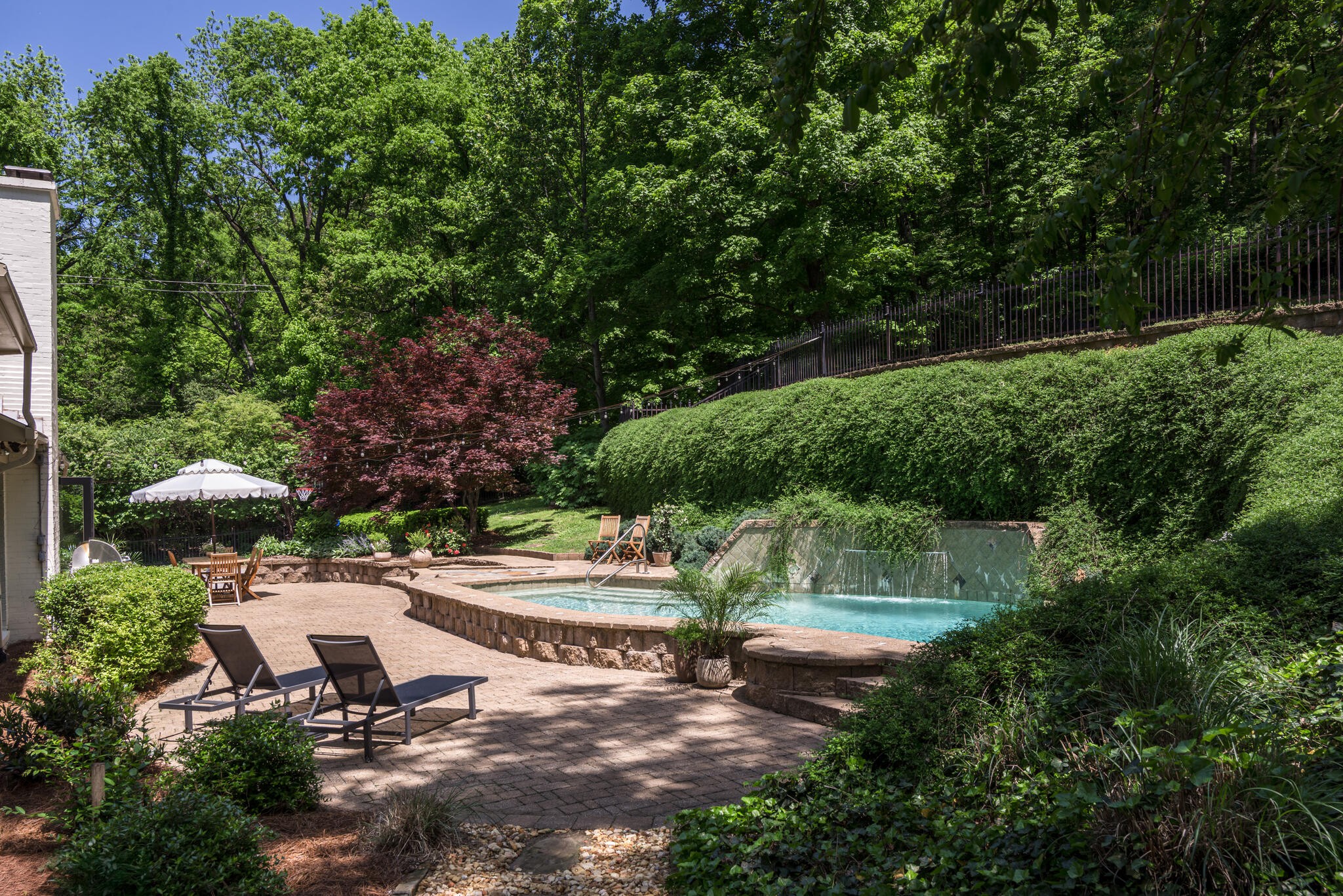 2300 Chickering Ln