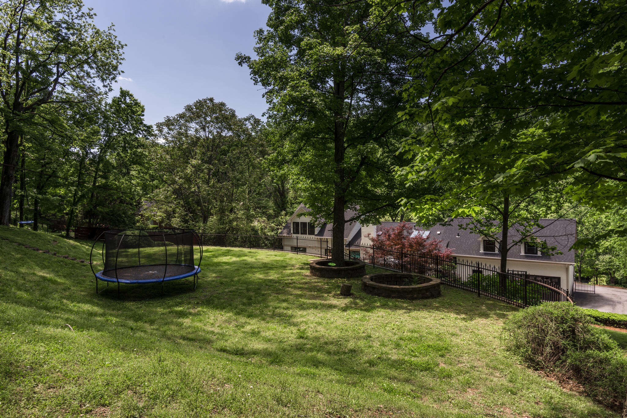2300 Chickering Ln