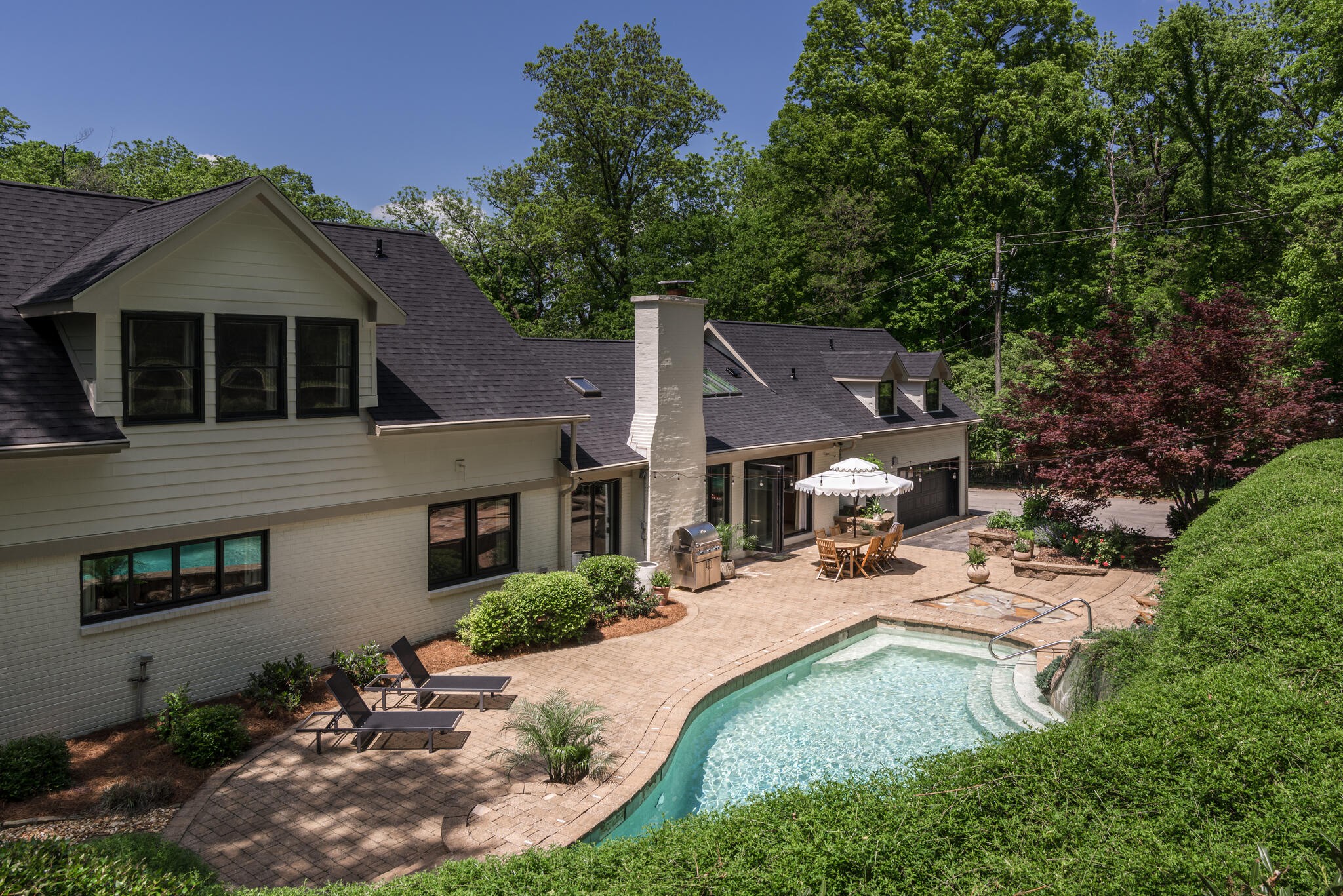 2300 Chickering Ln