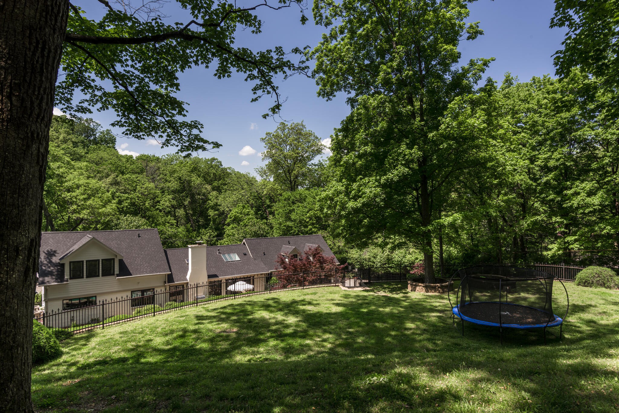 2300 Chickering Ln