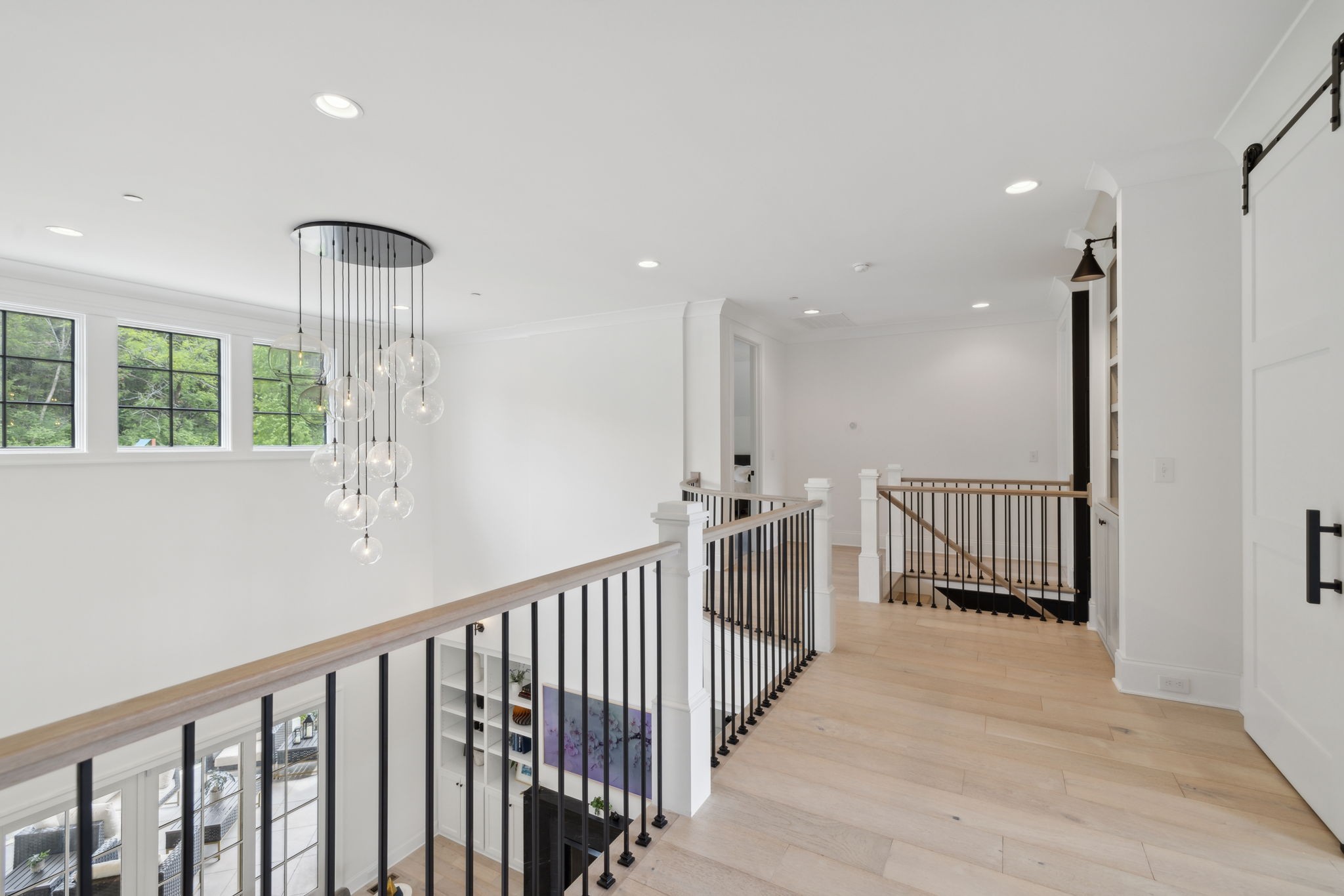 1518 Amesbury Ln