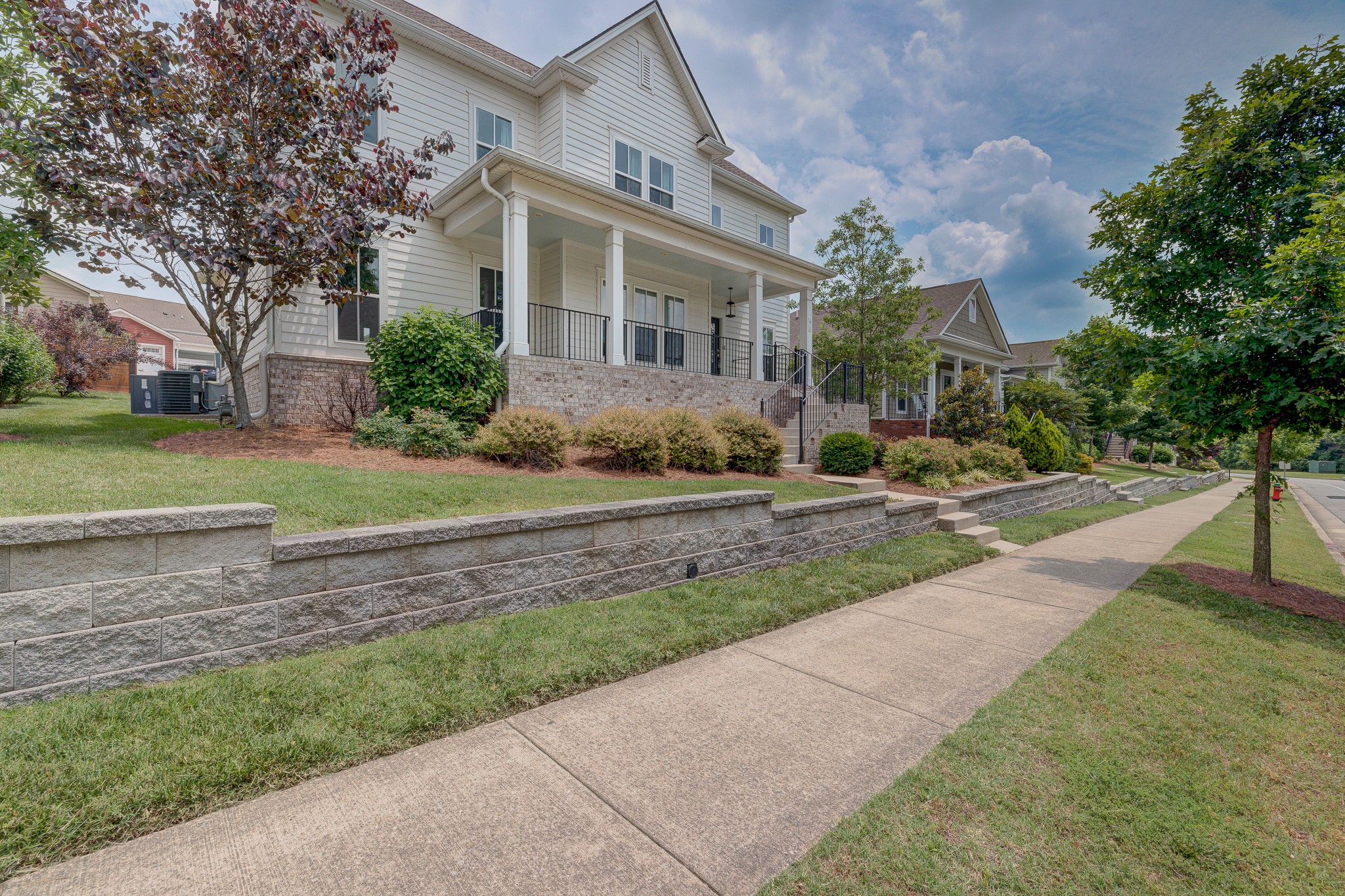 1916 Grace Point Ln