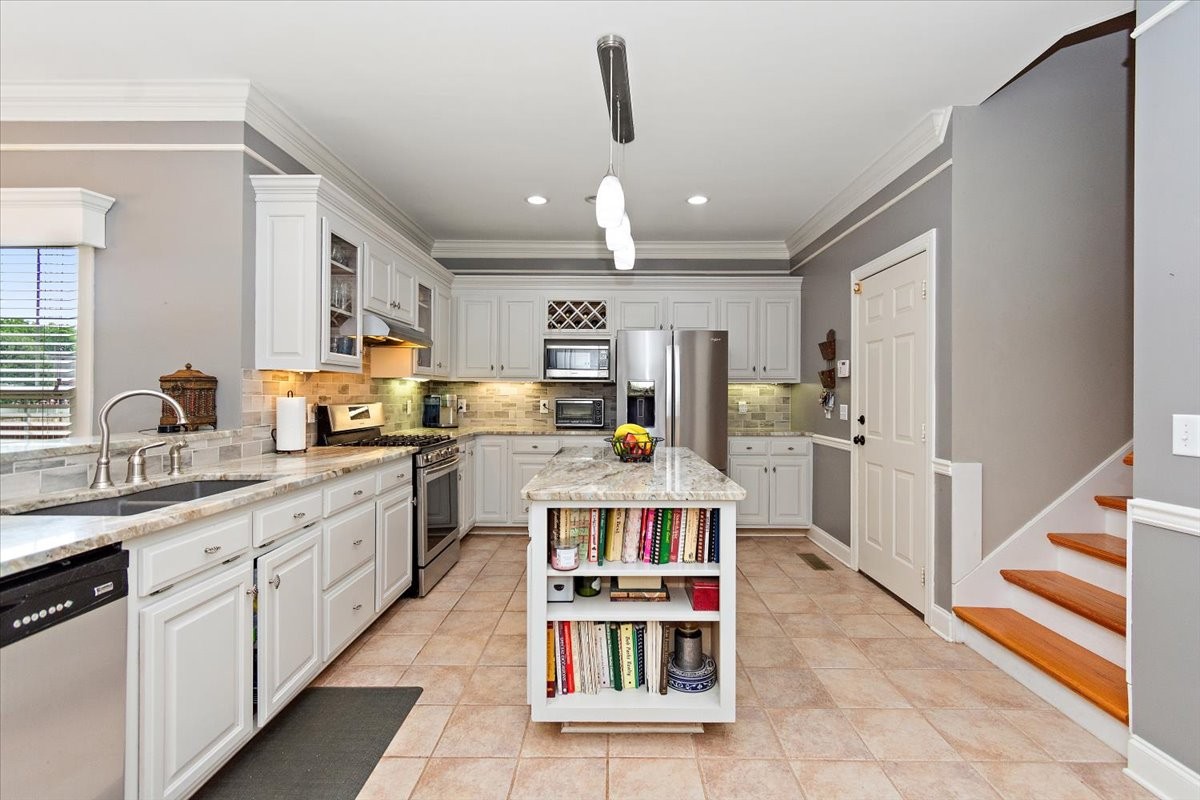2214 Woodridge Trl