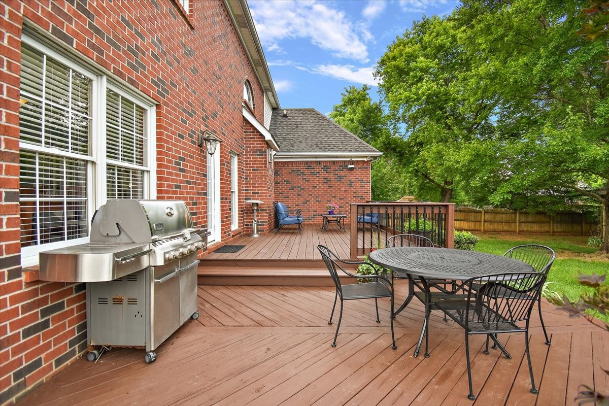 2214 Woodridge Trl