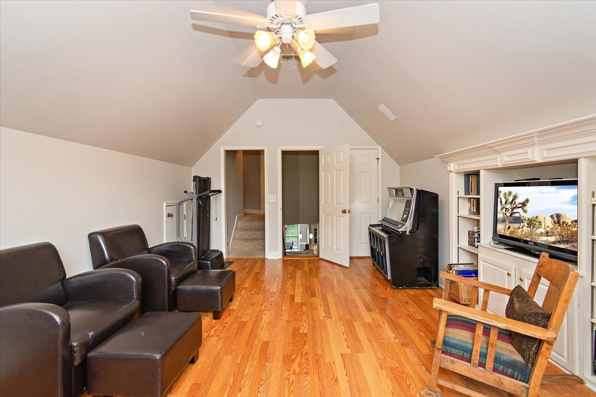 2214 Woodridge Trl