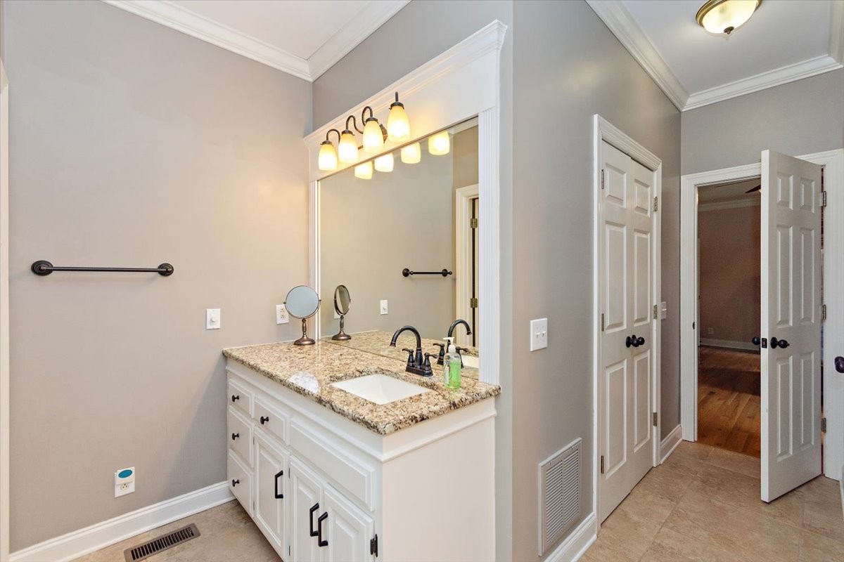2214 Woodridge Trl
