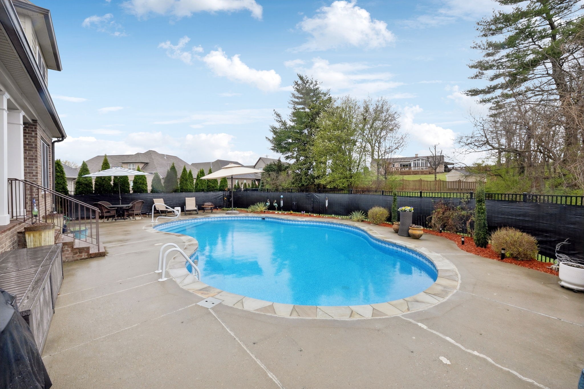 217 Valley Bend Dr