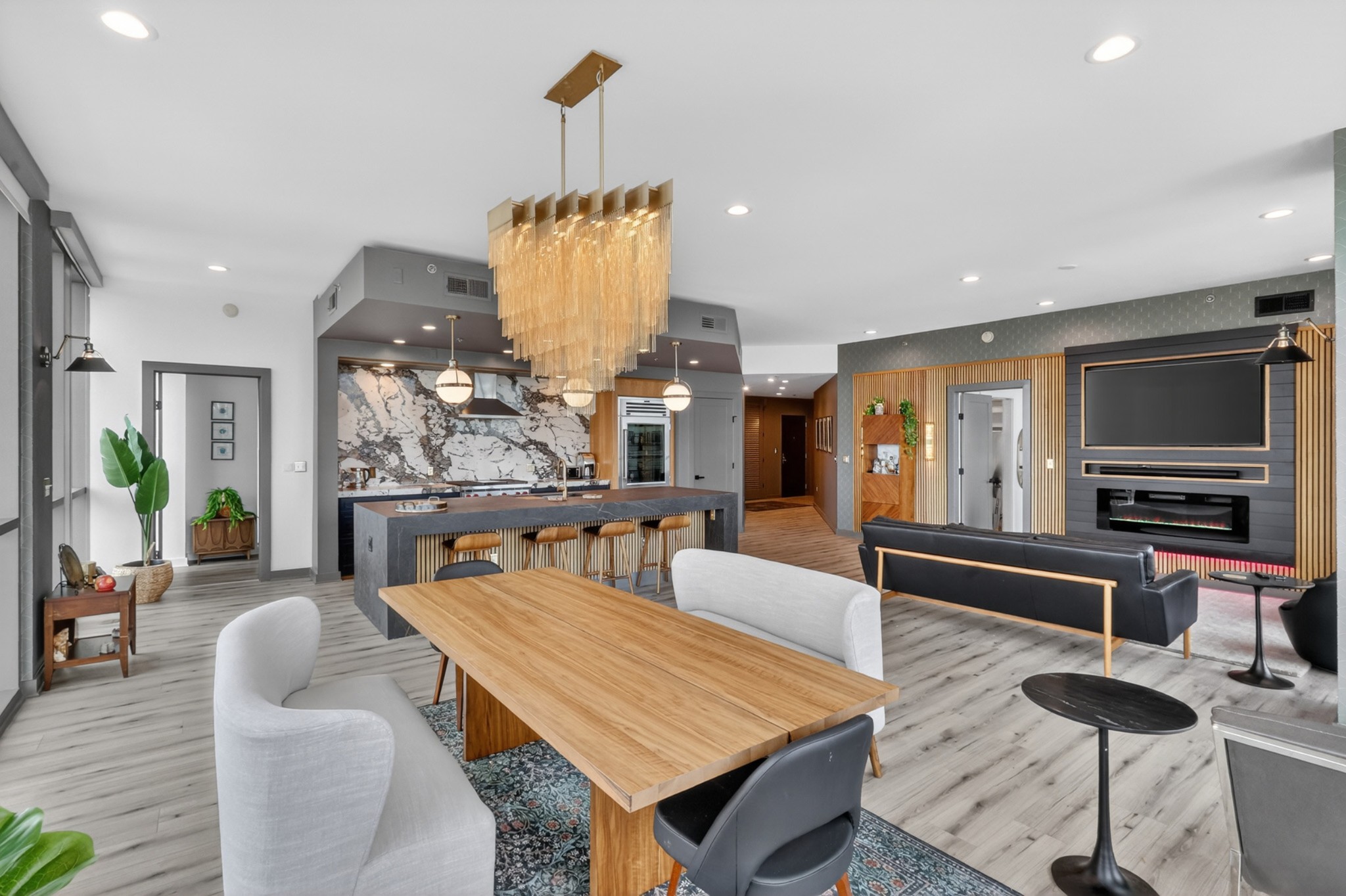 900 20th Ave, S Unit: 1601