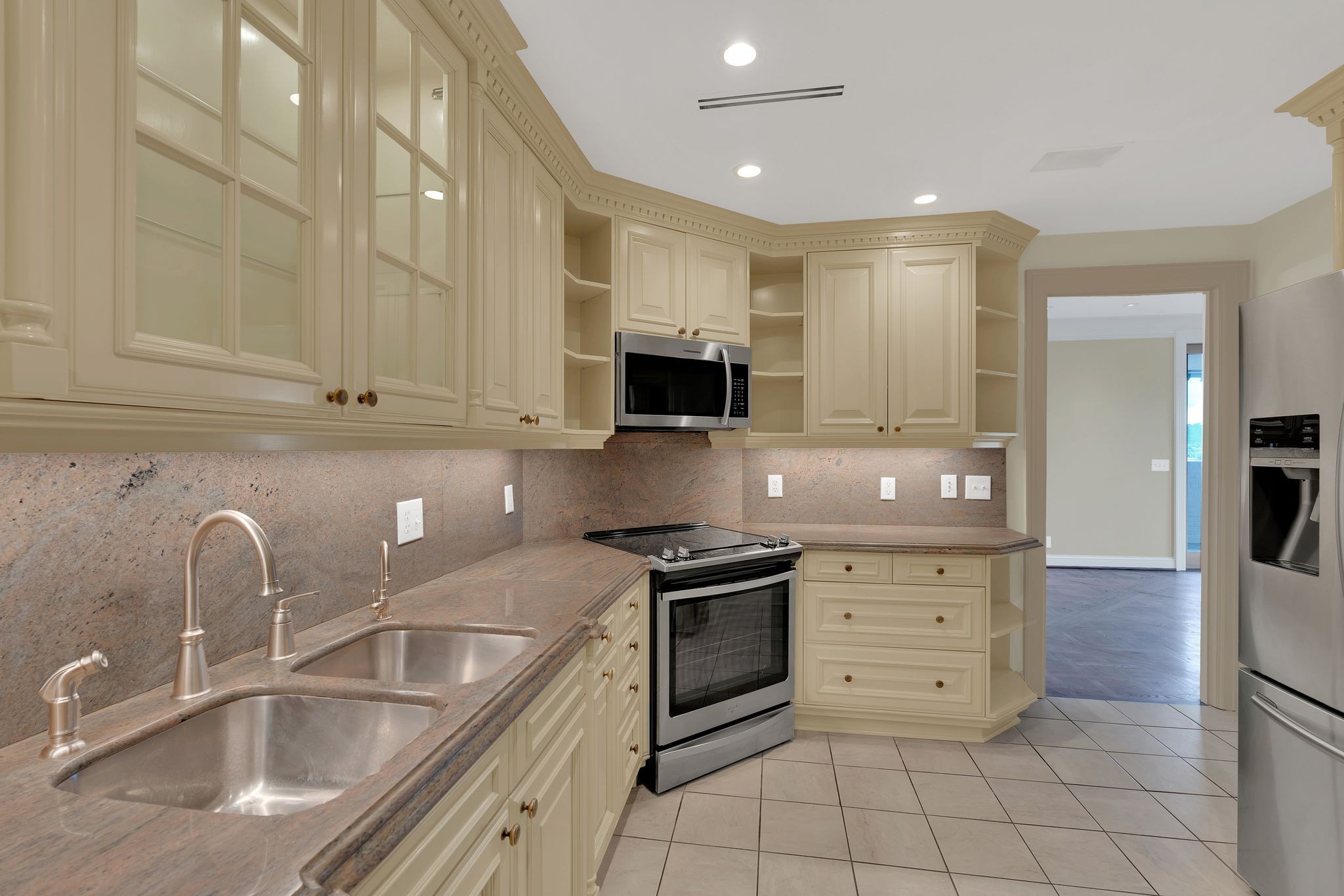 105 Leake Ave Unit: 1