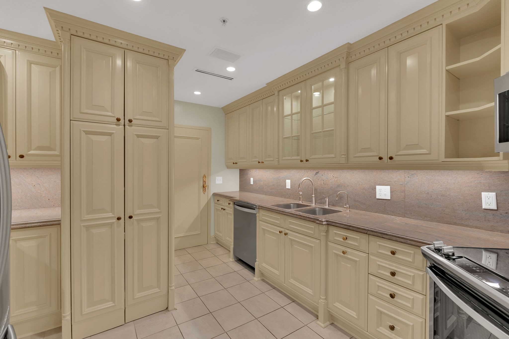 105 Leake Ave Unit: 1