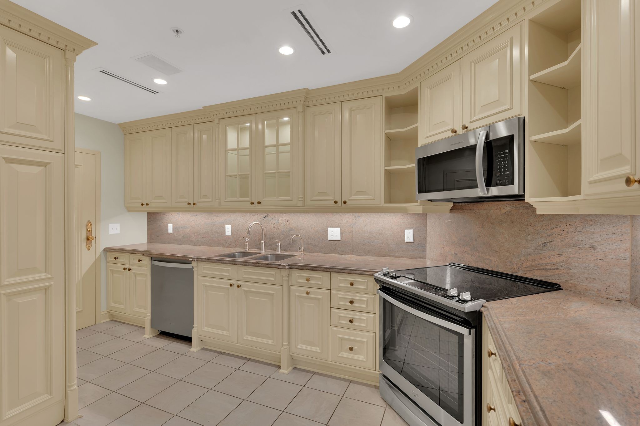 105 Leake Ave Unit: 1