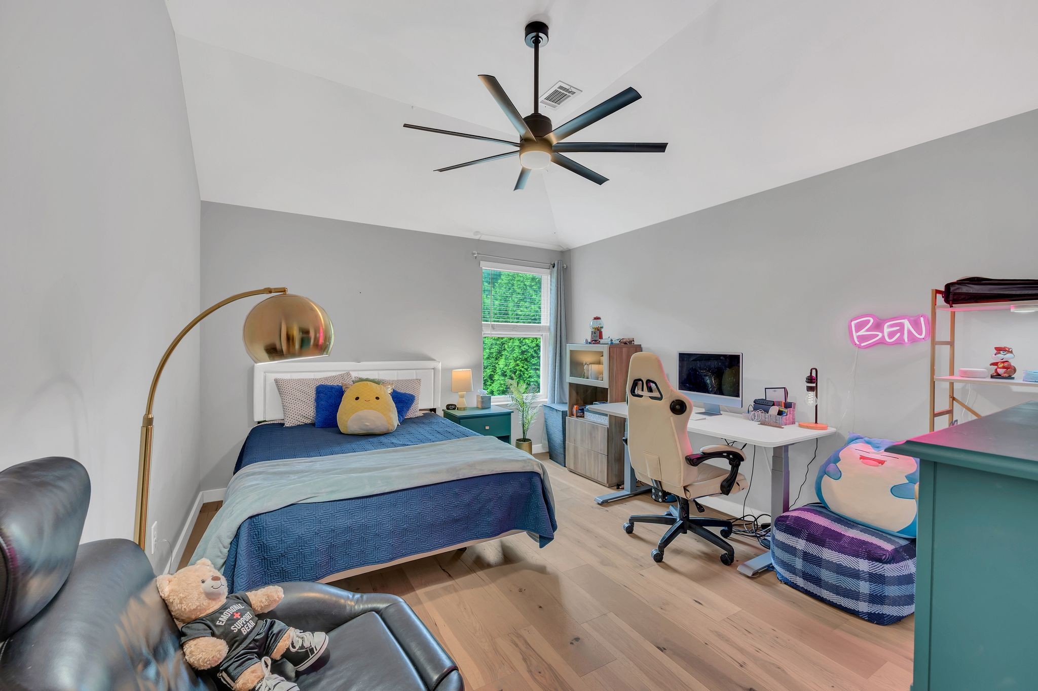7305 Riverfront Dr