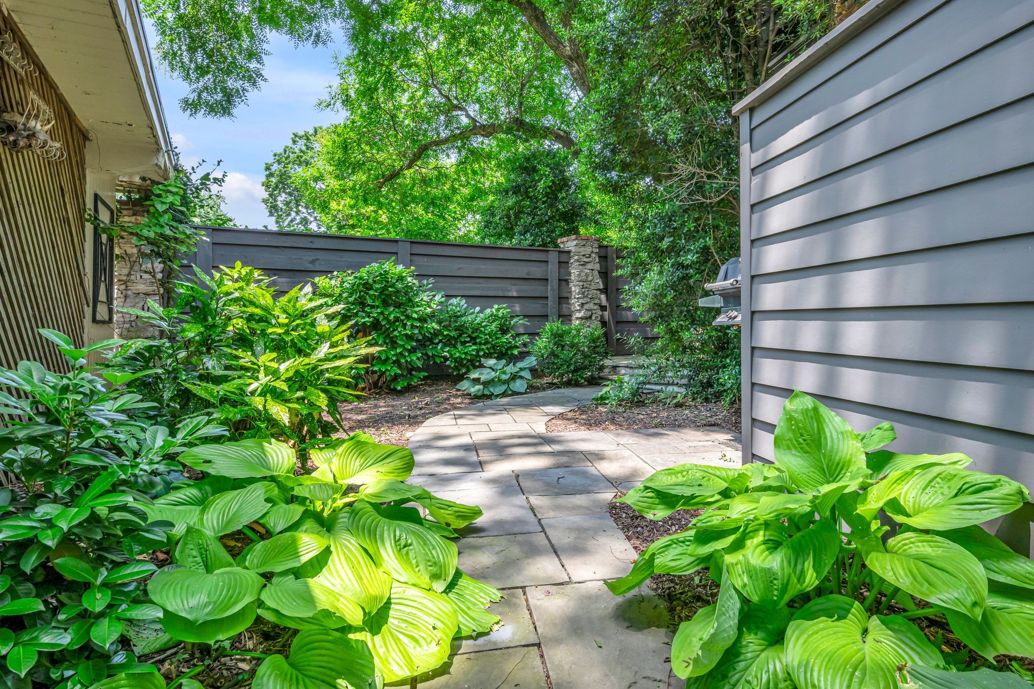 9 Peach Blossom Sq