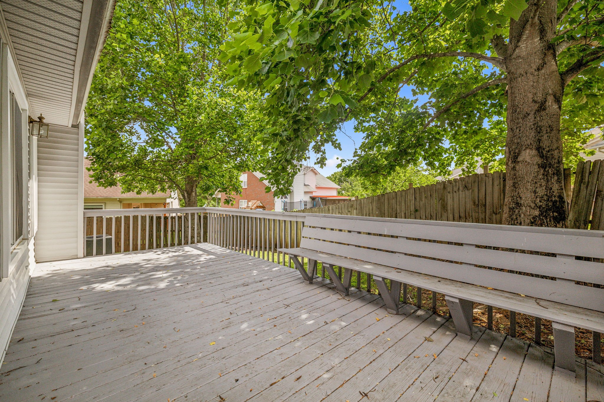 304 Roslyn Ct