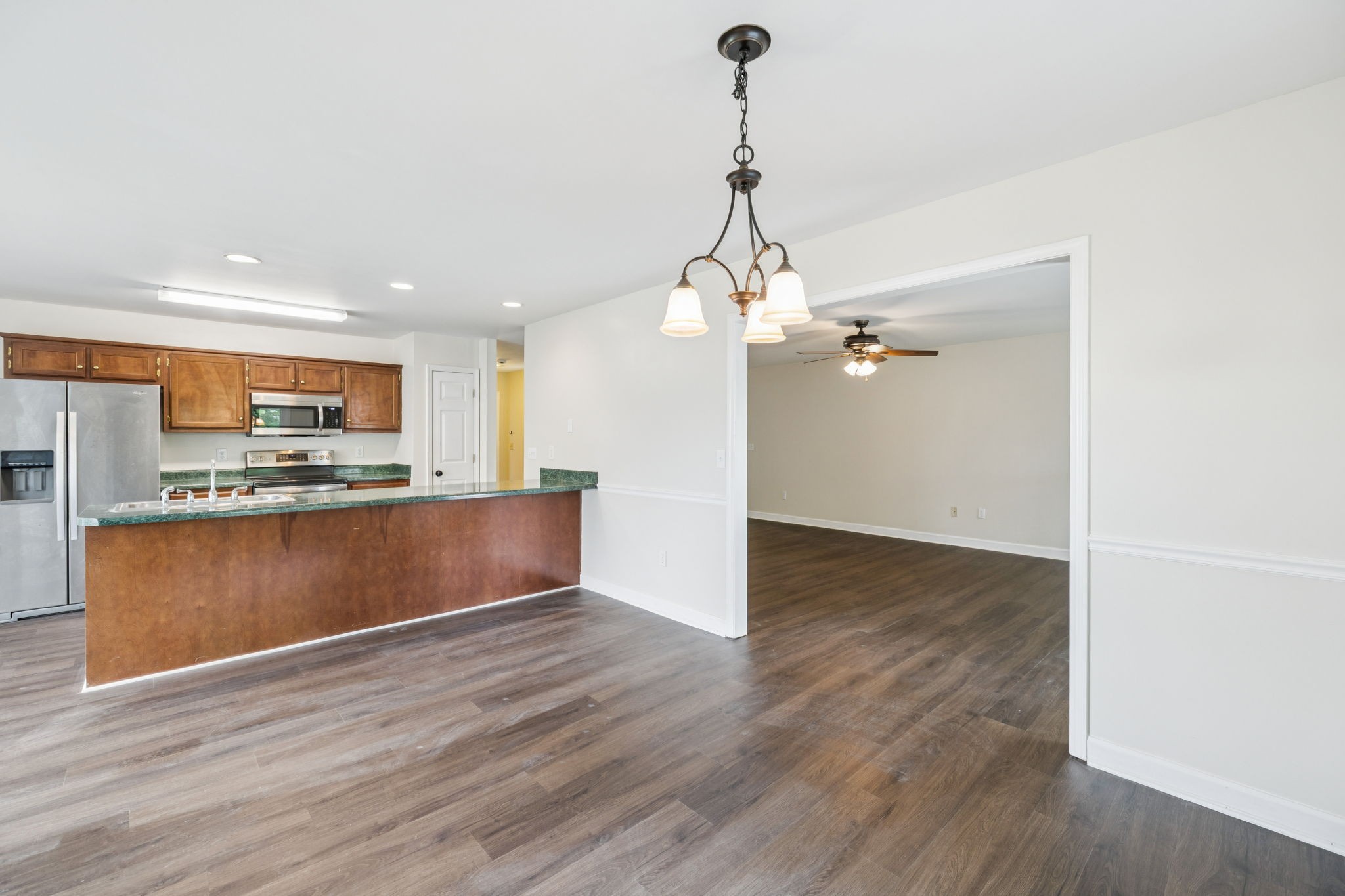 304 Roslyn Ct