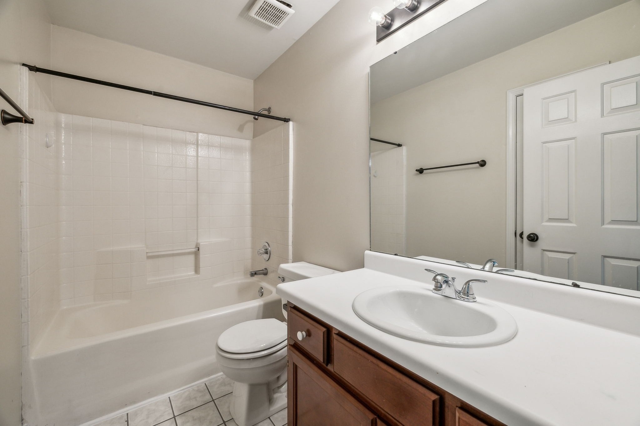 304 Roslyn Ct