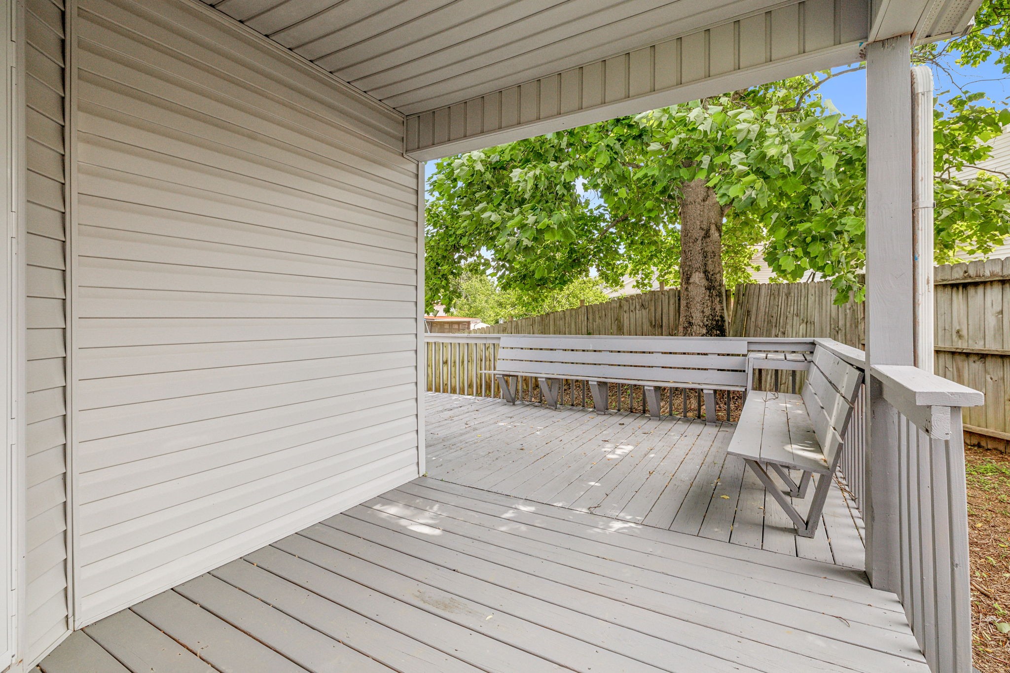 304 Roslyn Ct