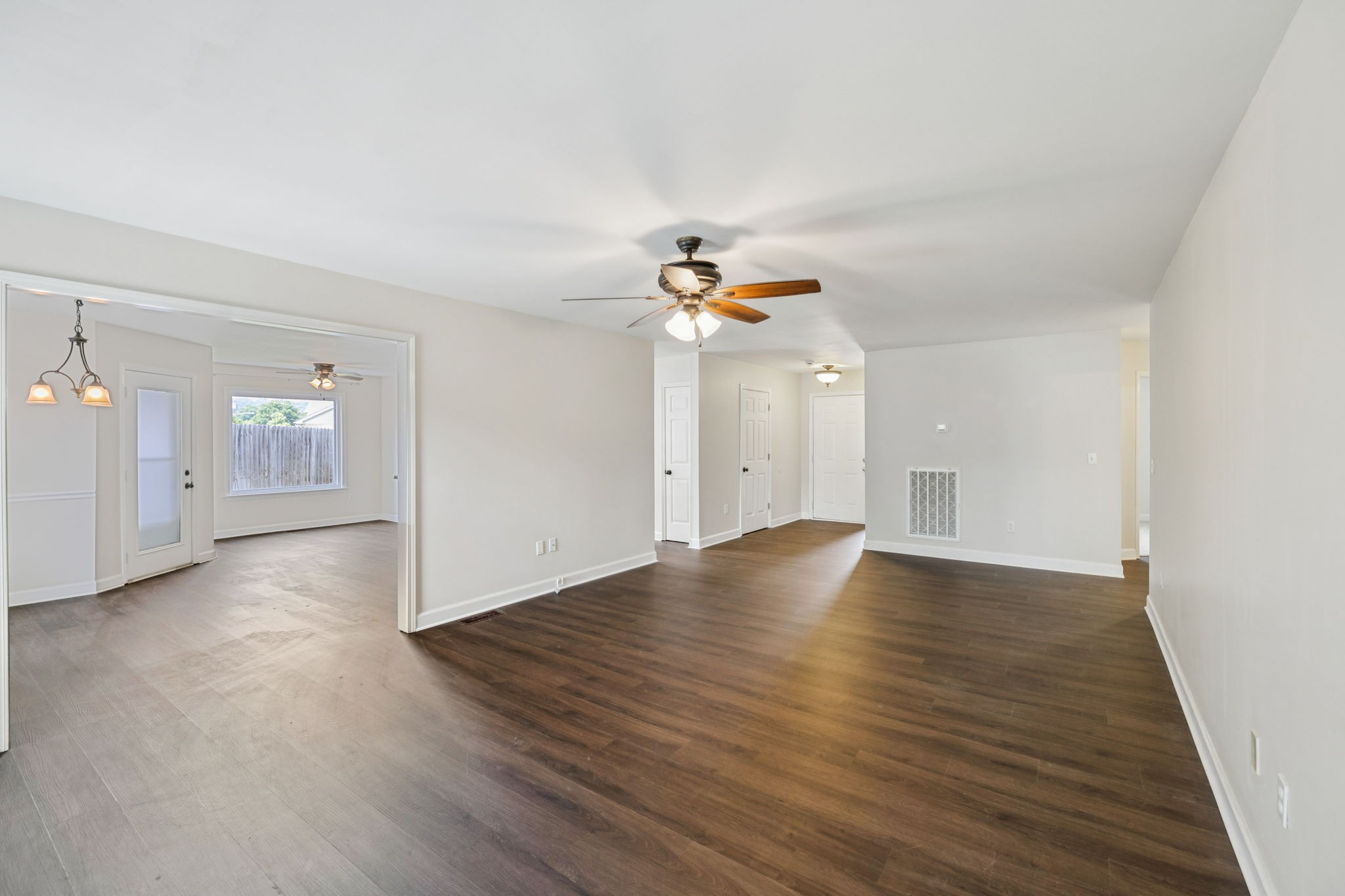 304 Roslyn Ct