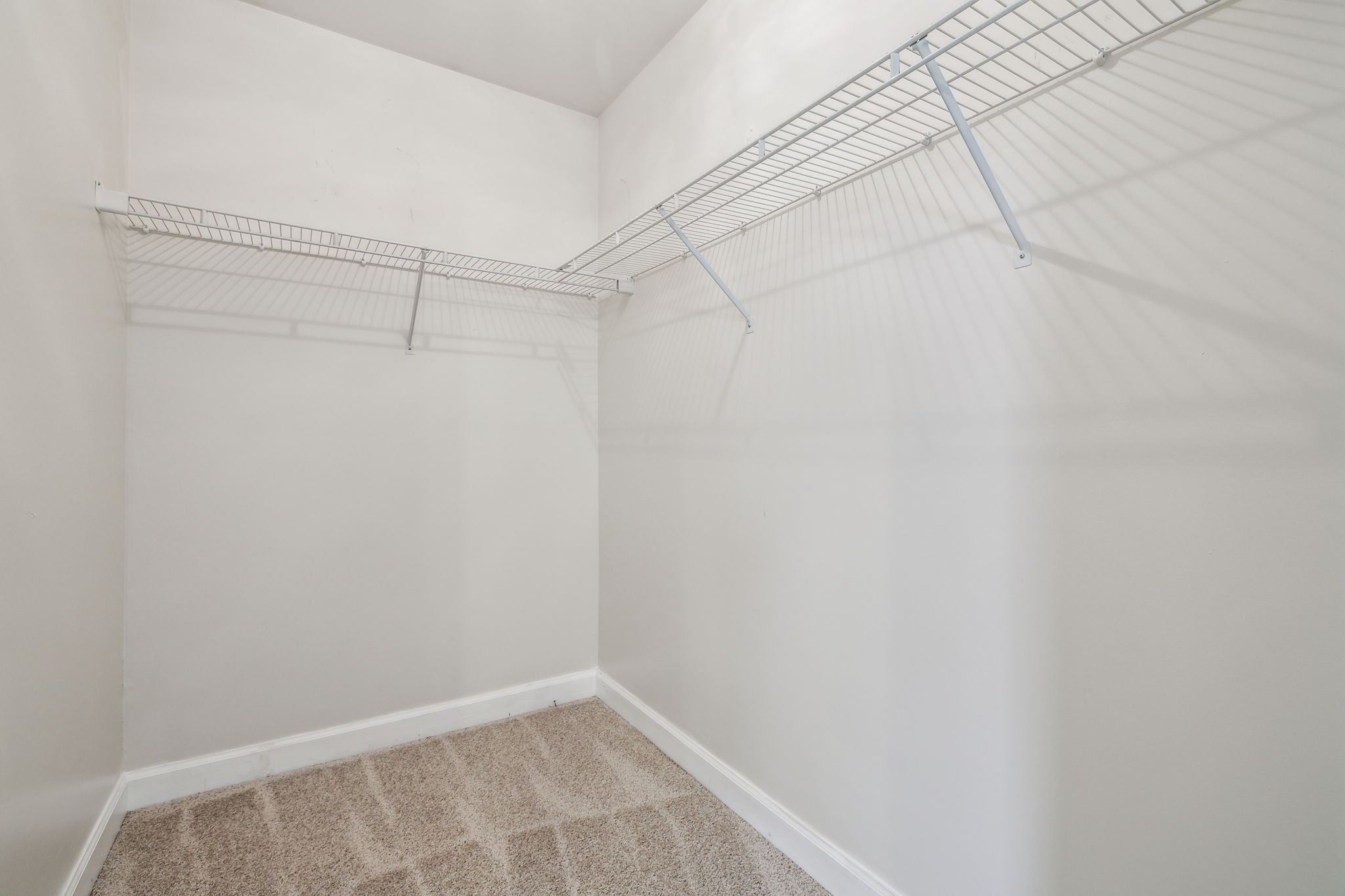304 Roslyn Ct