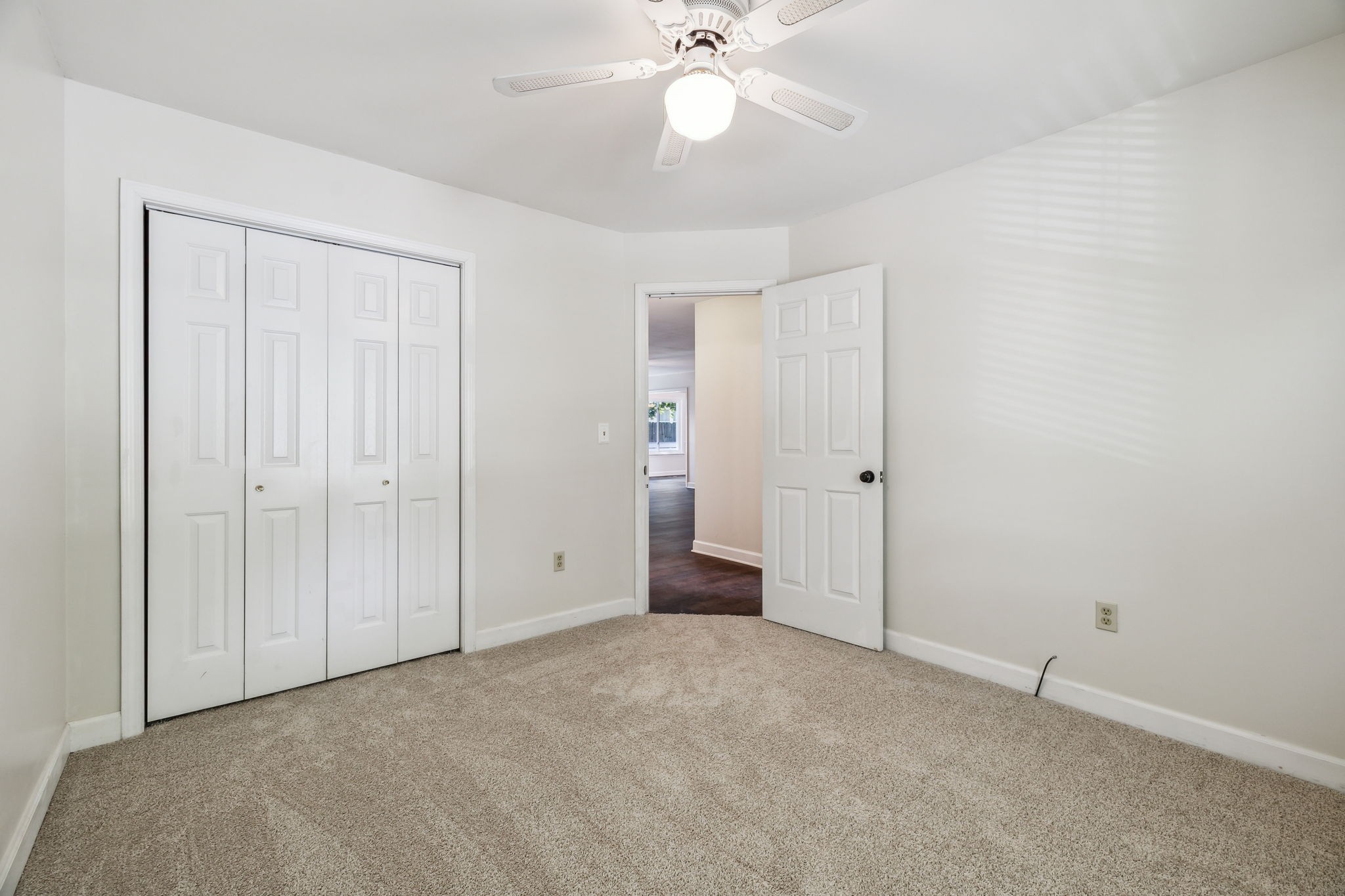 304 Roslyn Ct